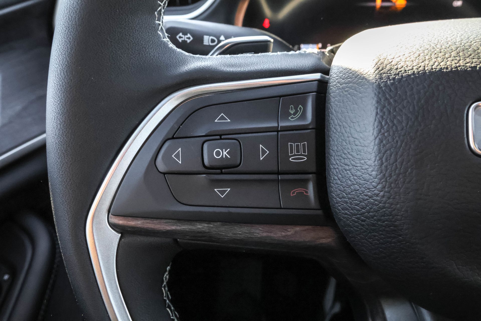 2025 JEEP GRAND CHEROKEE L - Image 26