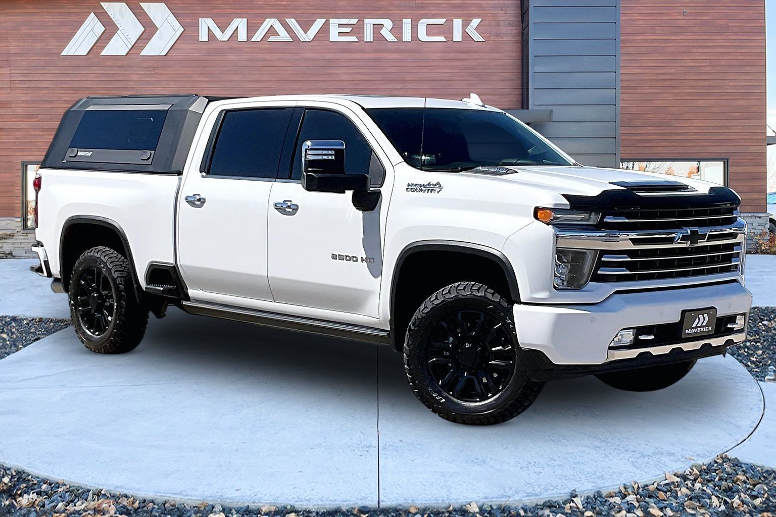 Summit White 2022 Chevrolet Silverado 2500HD Pickup Truck Four-Wheel Drive Automatic