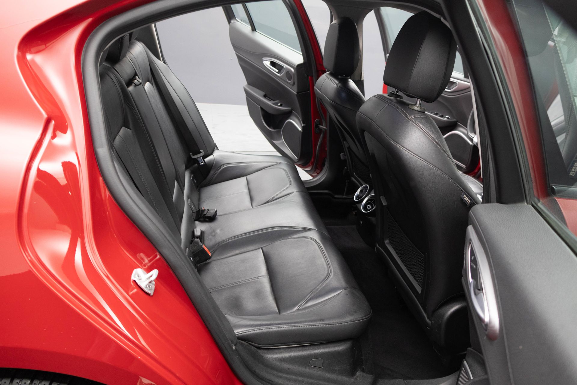 2017 ALFA ROMEO GIULIA (952) - Image 34