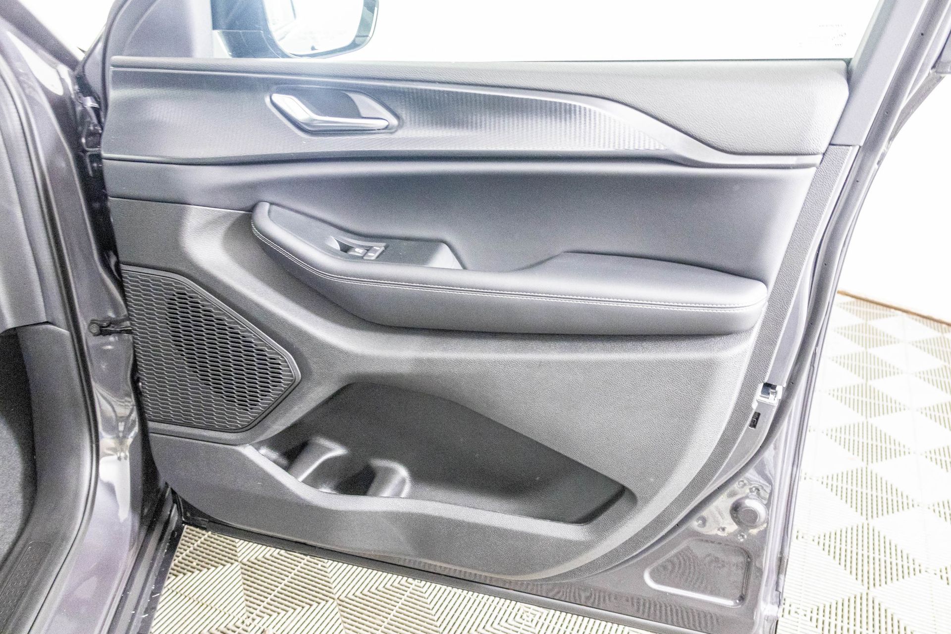 2025 JEEP GRAND CHEROKEE - Image 35