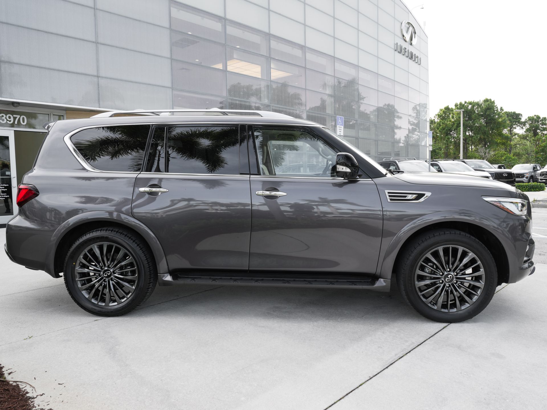 used 2024 INFINITI QX80 car, priced at $48,900