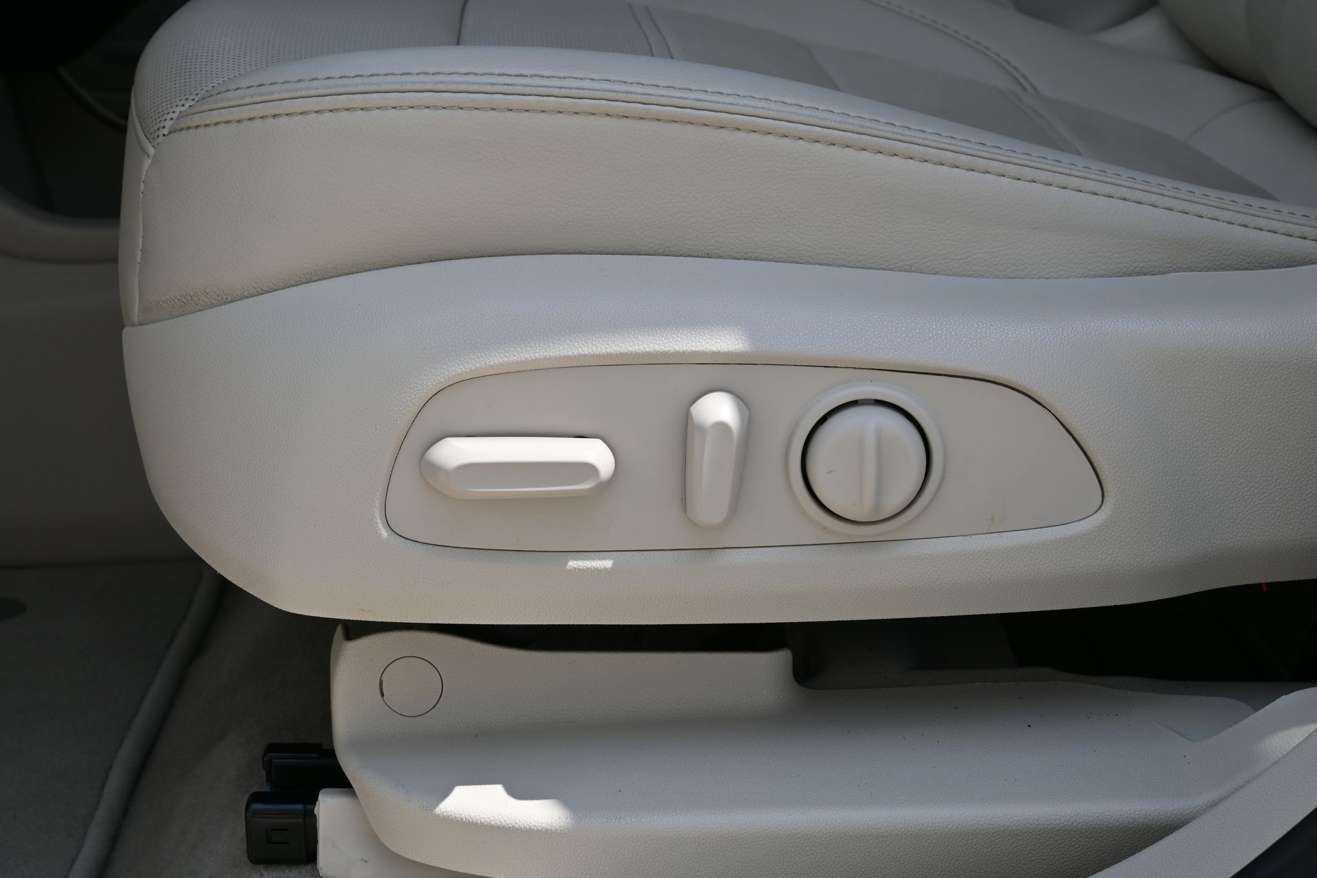 2023 GMC Acadia Denali White at Bayway Cadillac of The Woodlands