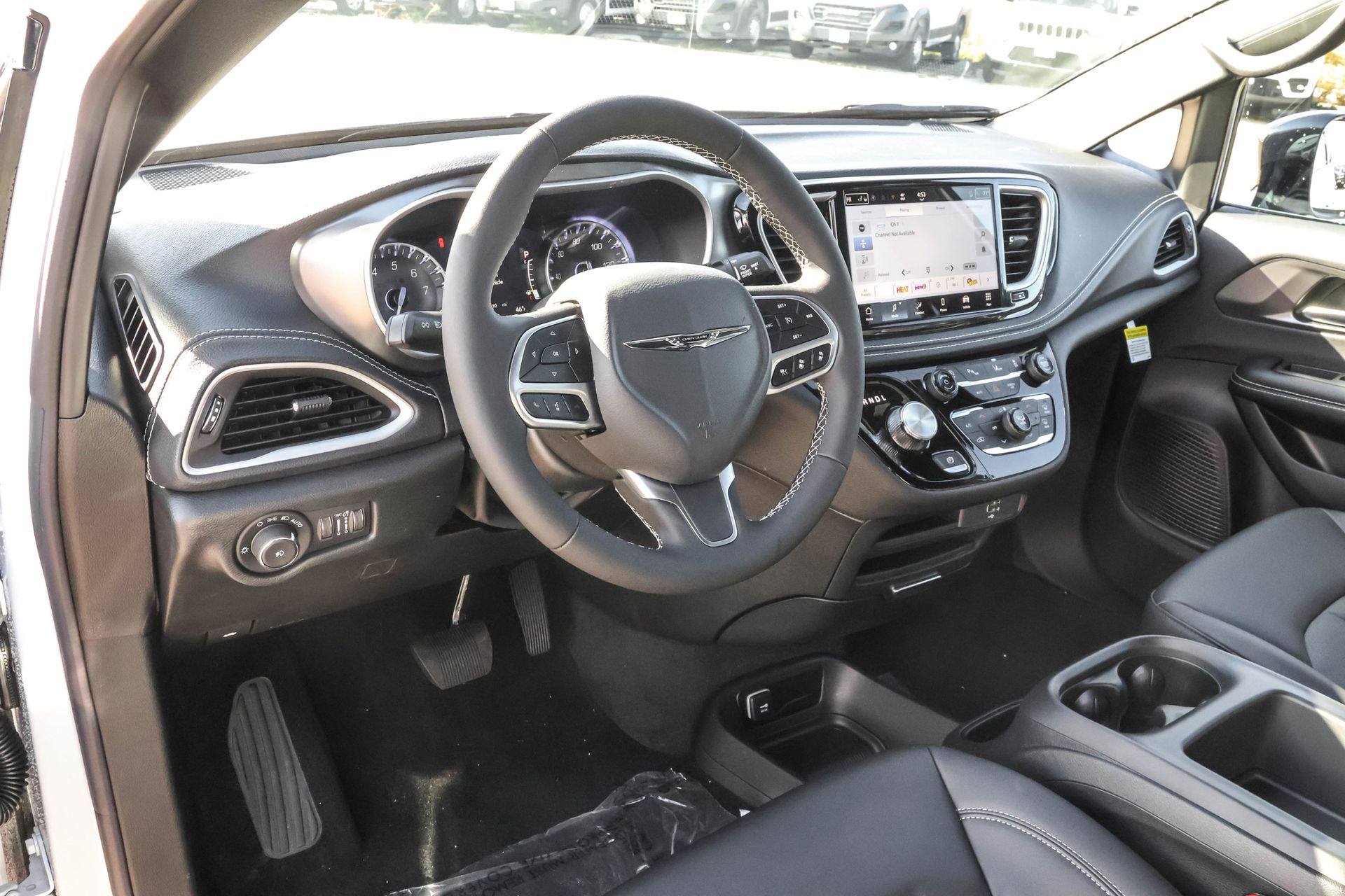 2026 CHRYSLER PACIFICA - Image 4