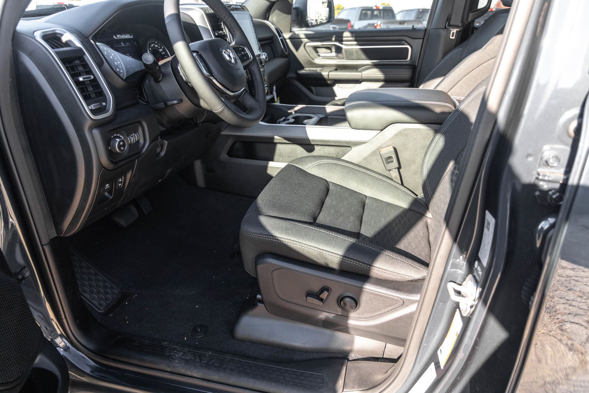 2026 RAM 1500 - Image 4