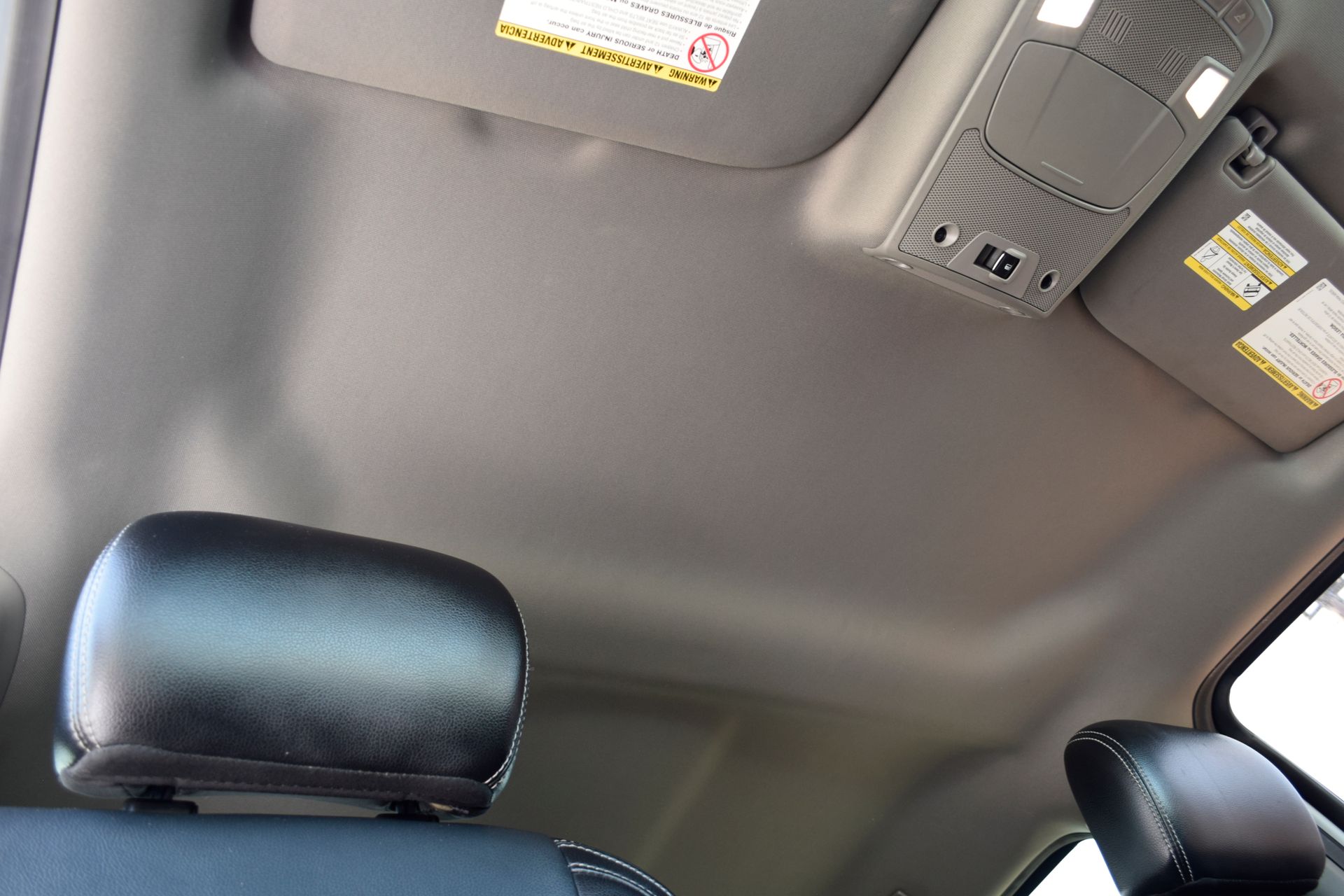2021 Ford F-250SD Lariat White at Autostrade
