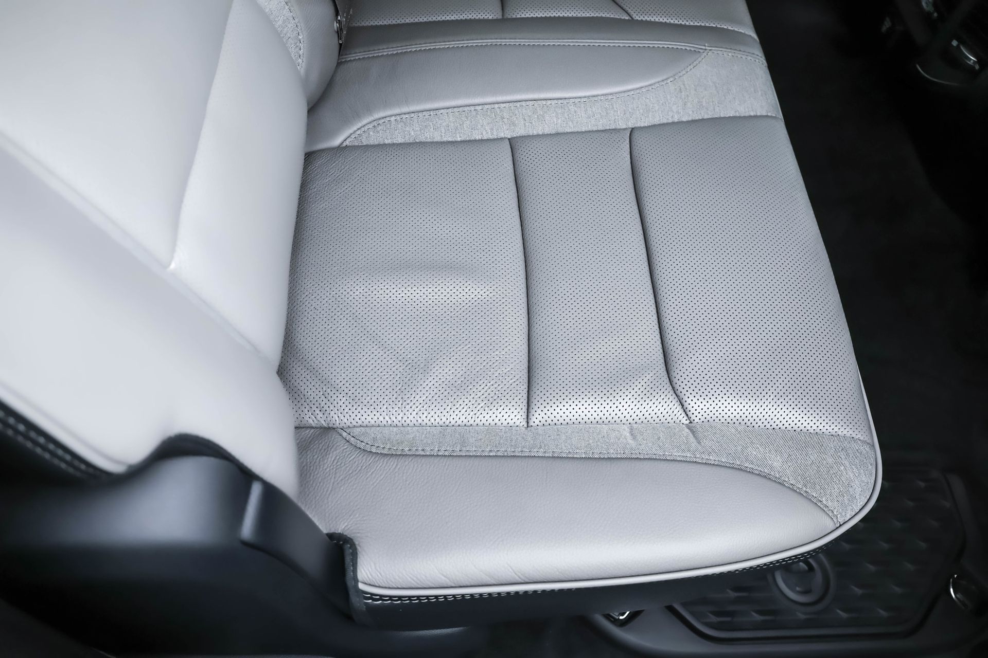 2023 RAM 1500 - Image 33