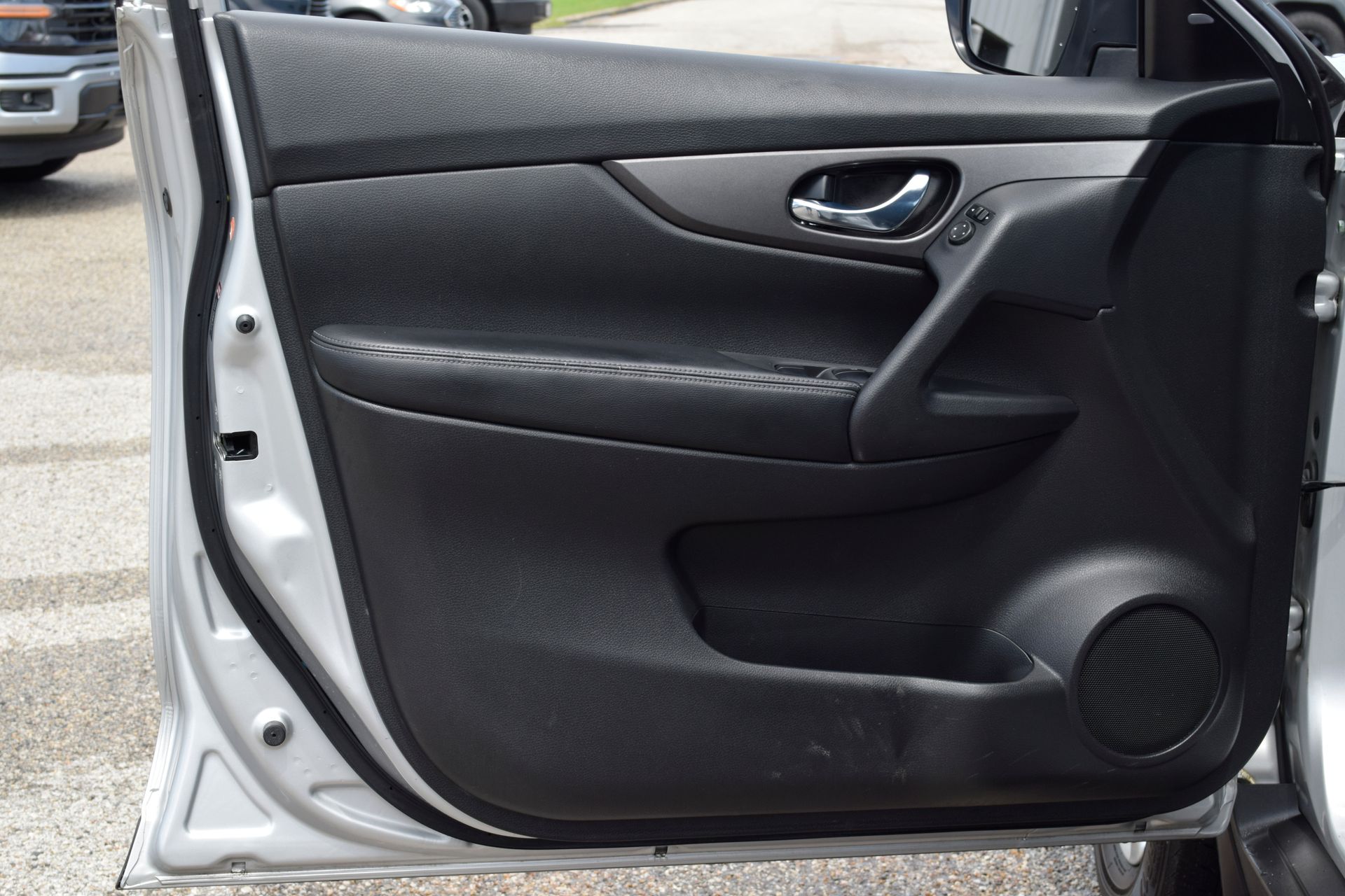2016 Nissan Rogue SV Silver at Ultimate Motorsports