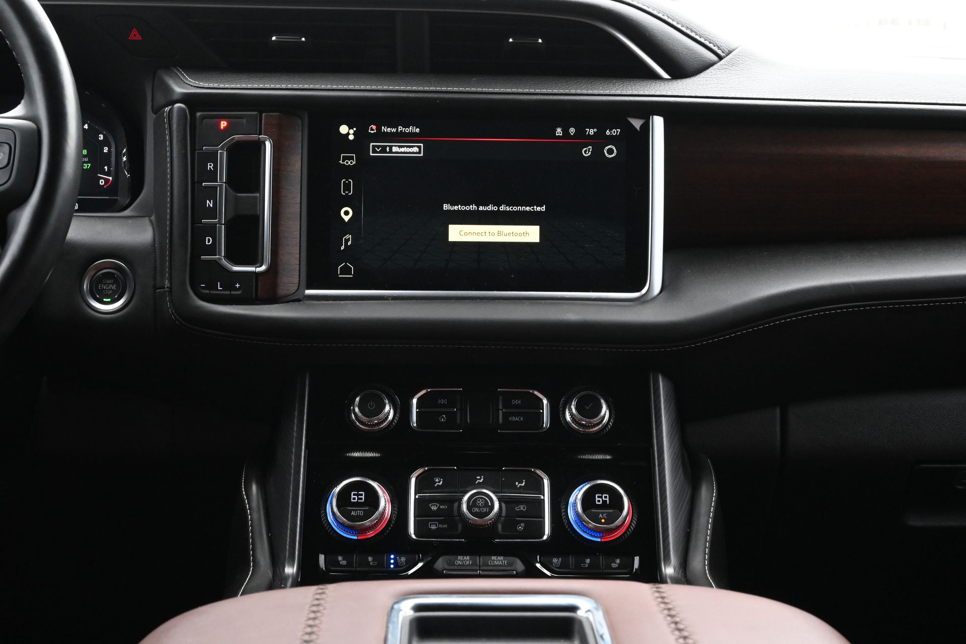 2024 GMC Yukon XL Denali Ultimate Black at Big Star Buick GMC