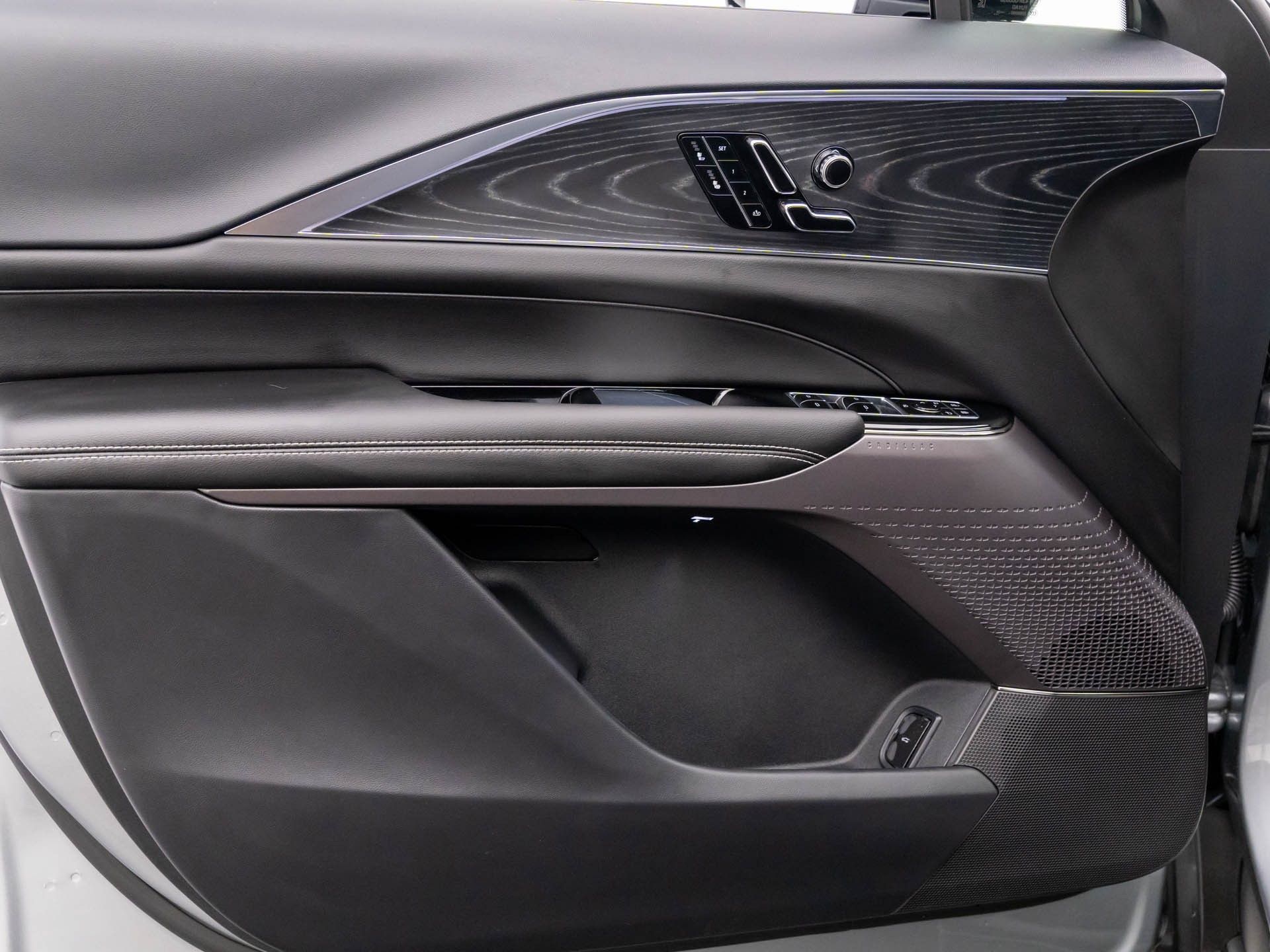 2025 Cadillac LYRIQ Sport photo