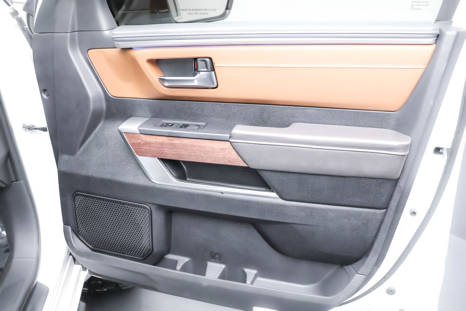 2023 TOYOTA TUNDRA - Image 36