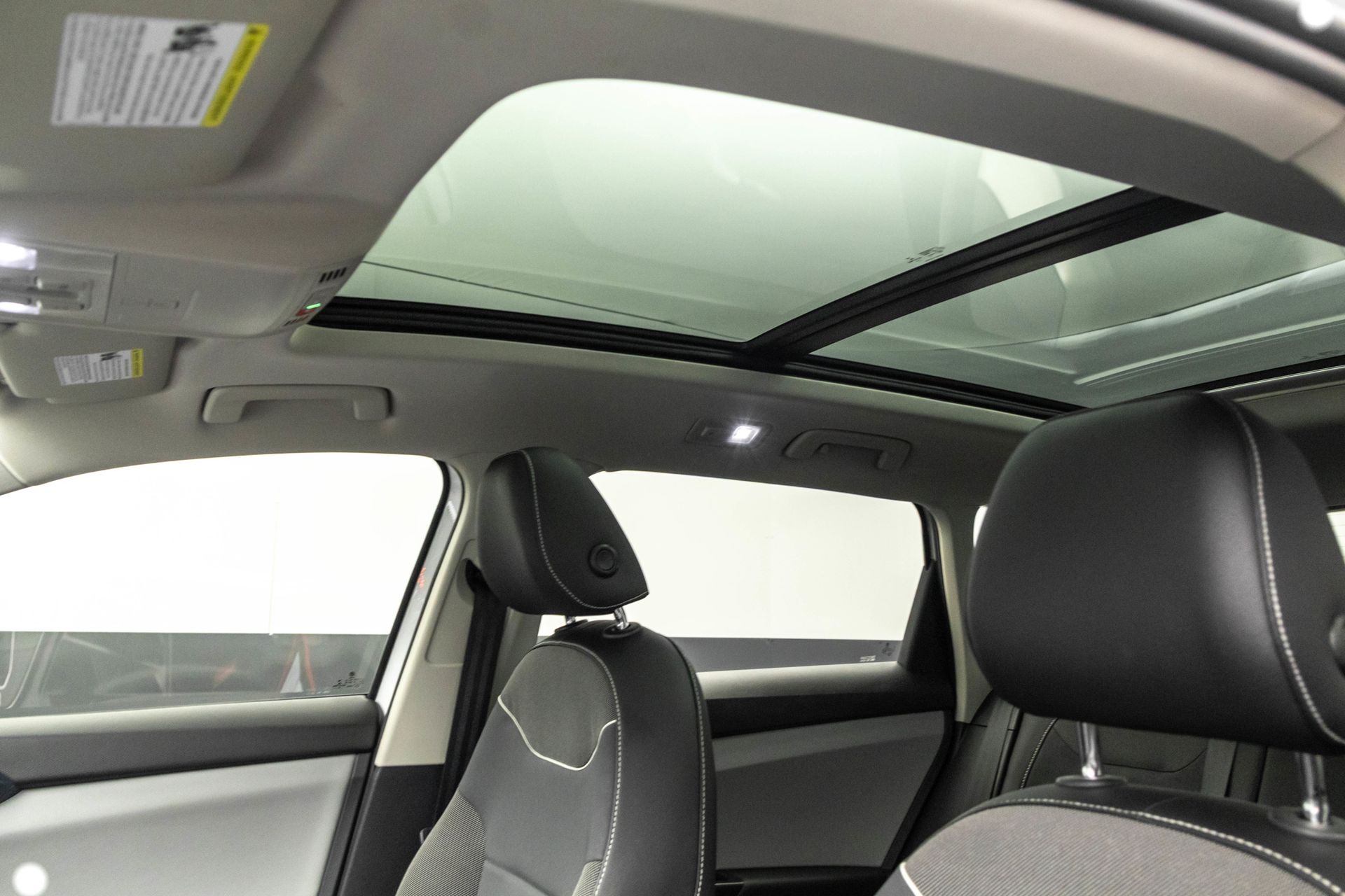 2023 VOLKSWAGEN TAOS - Image 26