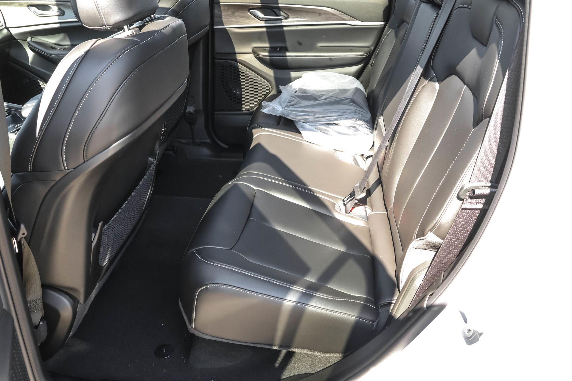 2025 JEEP GRAND CHEROKEE - Image 13