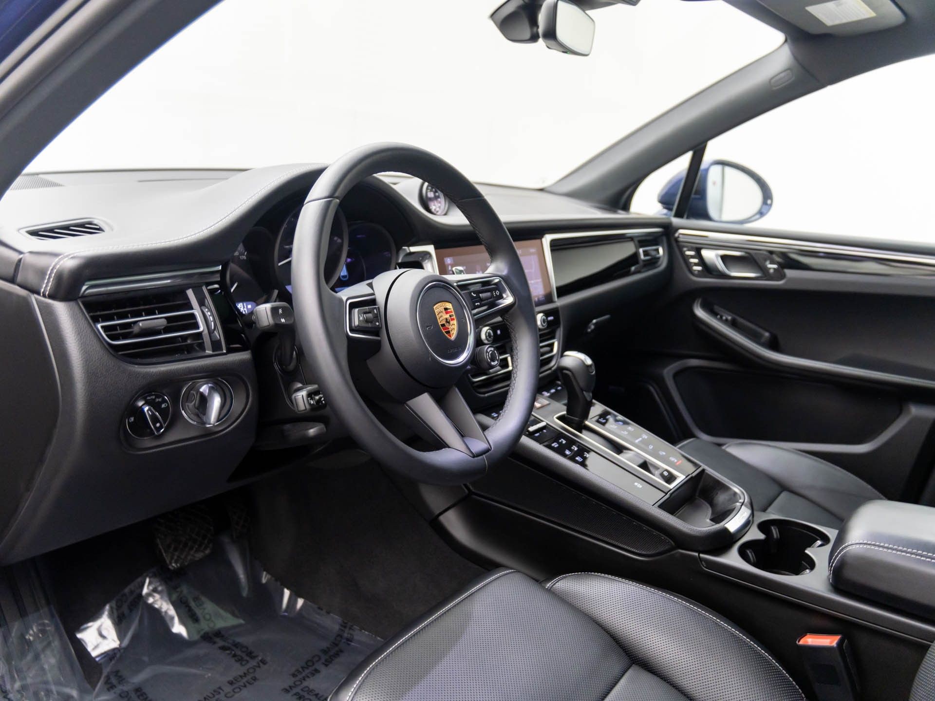 2024 Porsche Macan  photo