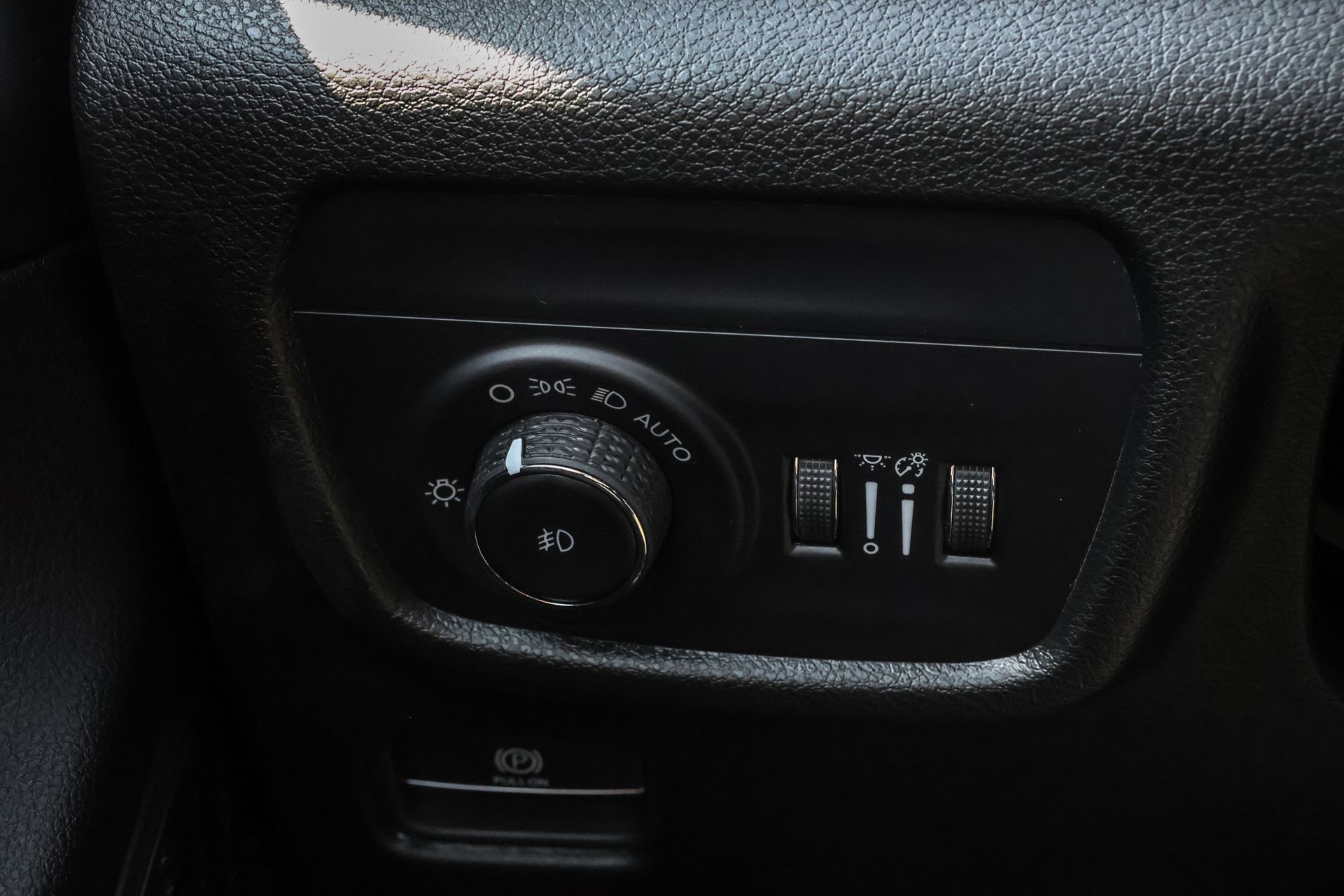 2025 JEEP GRAND CHEROKEE - Image 26