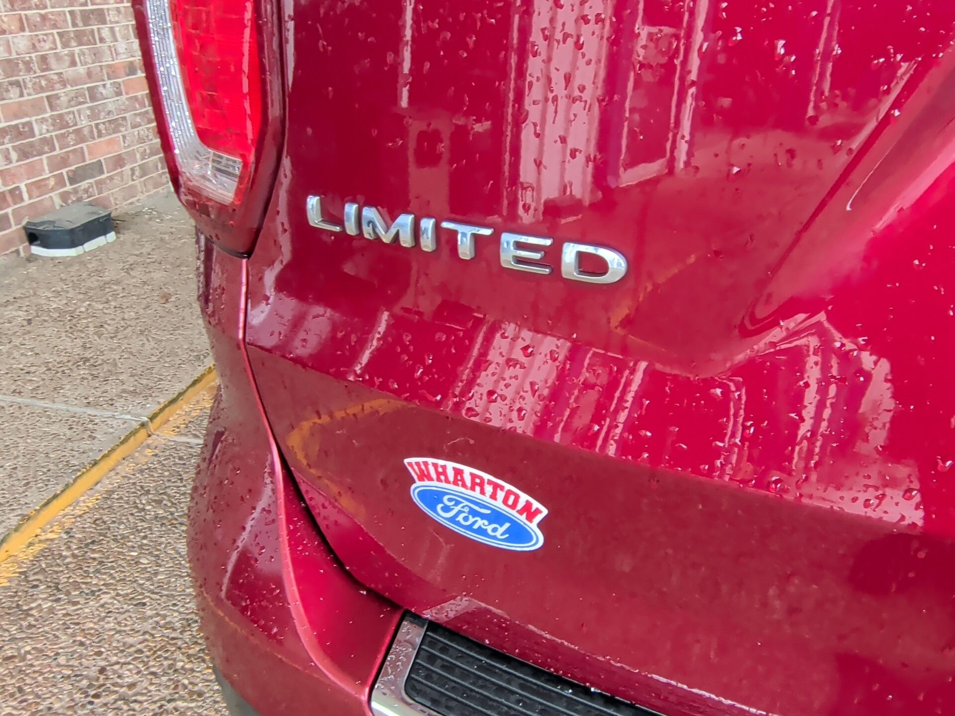 2019 Ford Explorer Limited Red at Autostrade