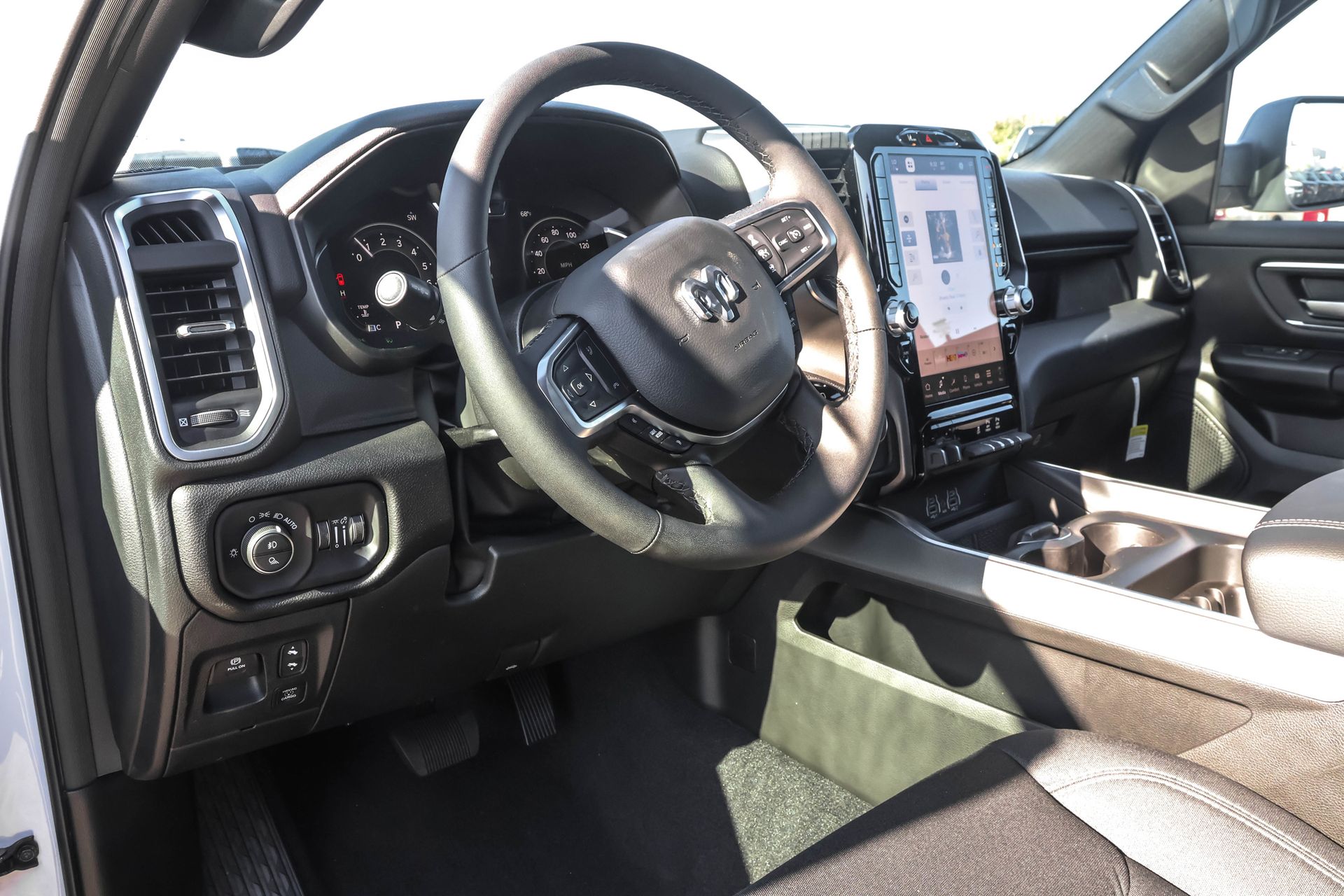 2026 RAM 1500 - Image 3