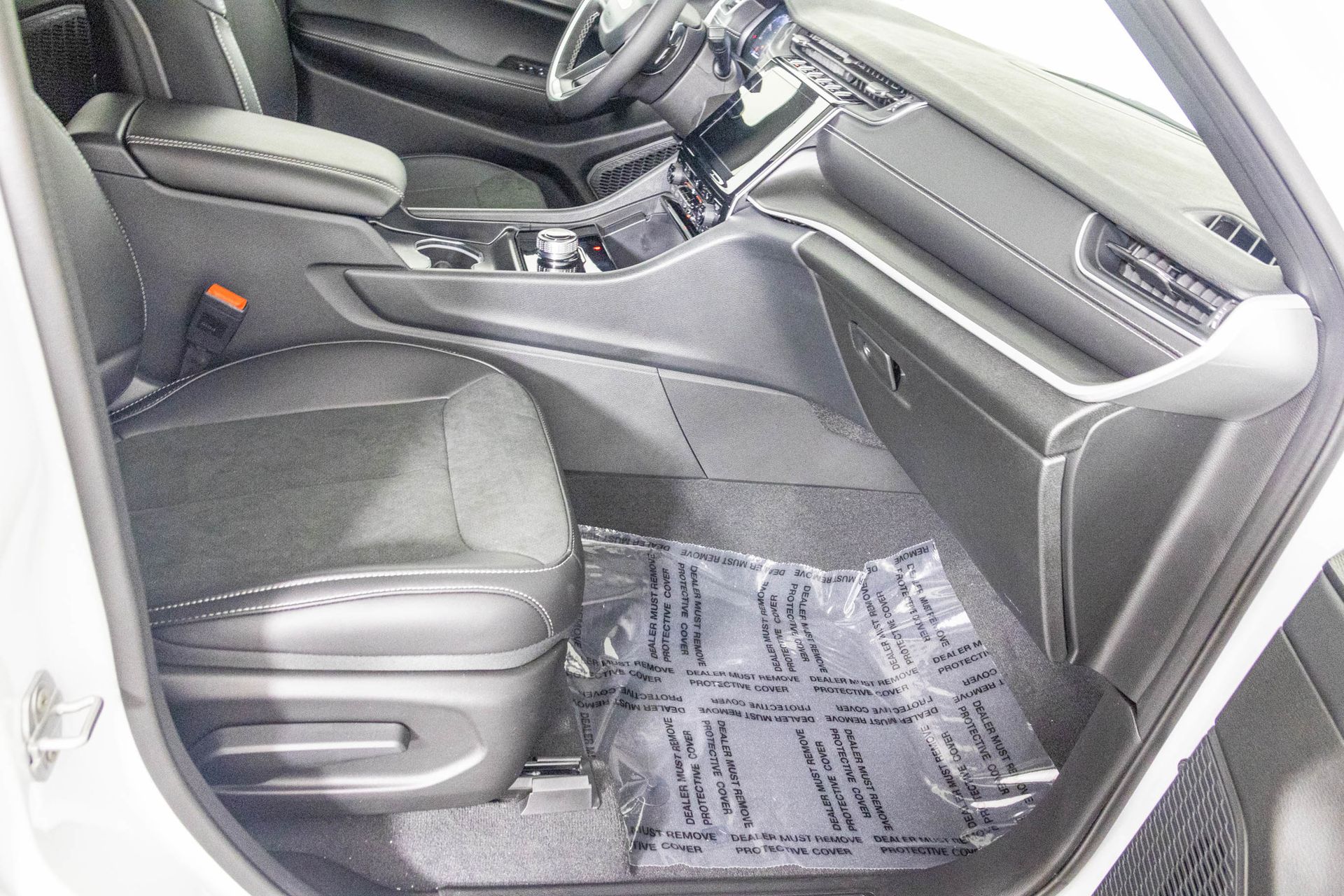 2025 JEEP GRAND CHEROKEE - Image 35