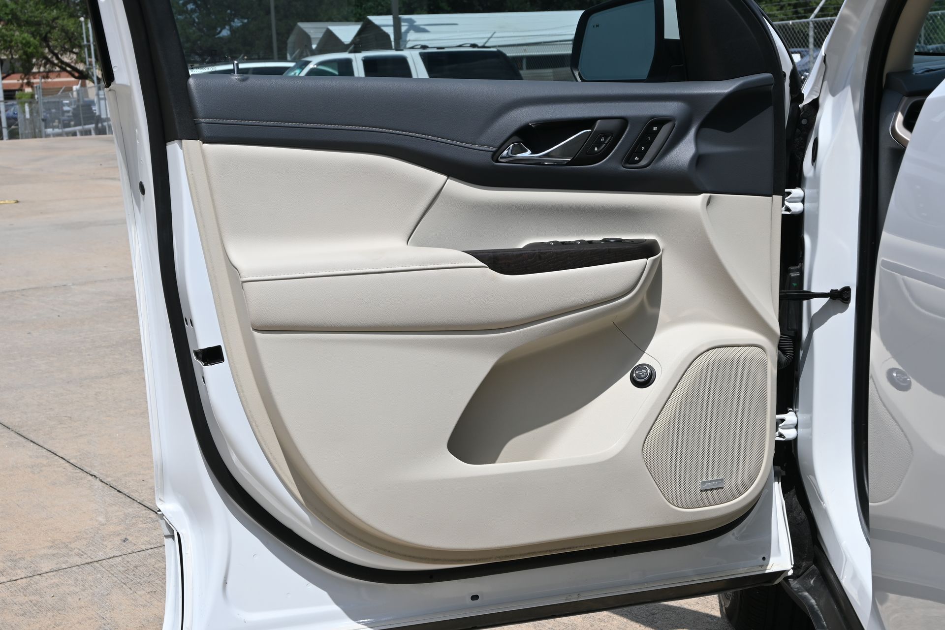 2023 GMC Acadia Denali White at Bayway Cadillac of The Woodlands
