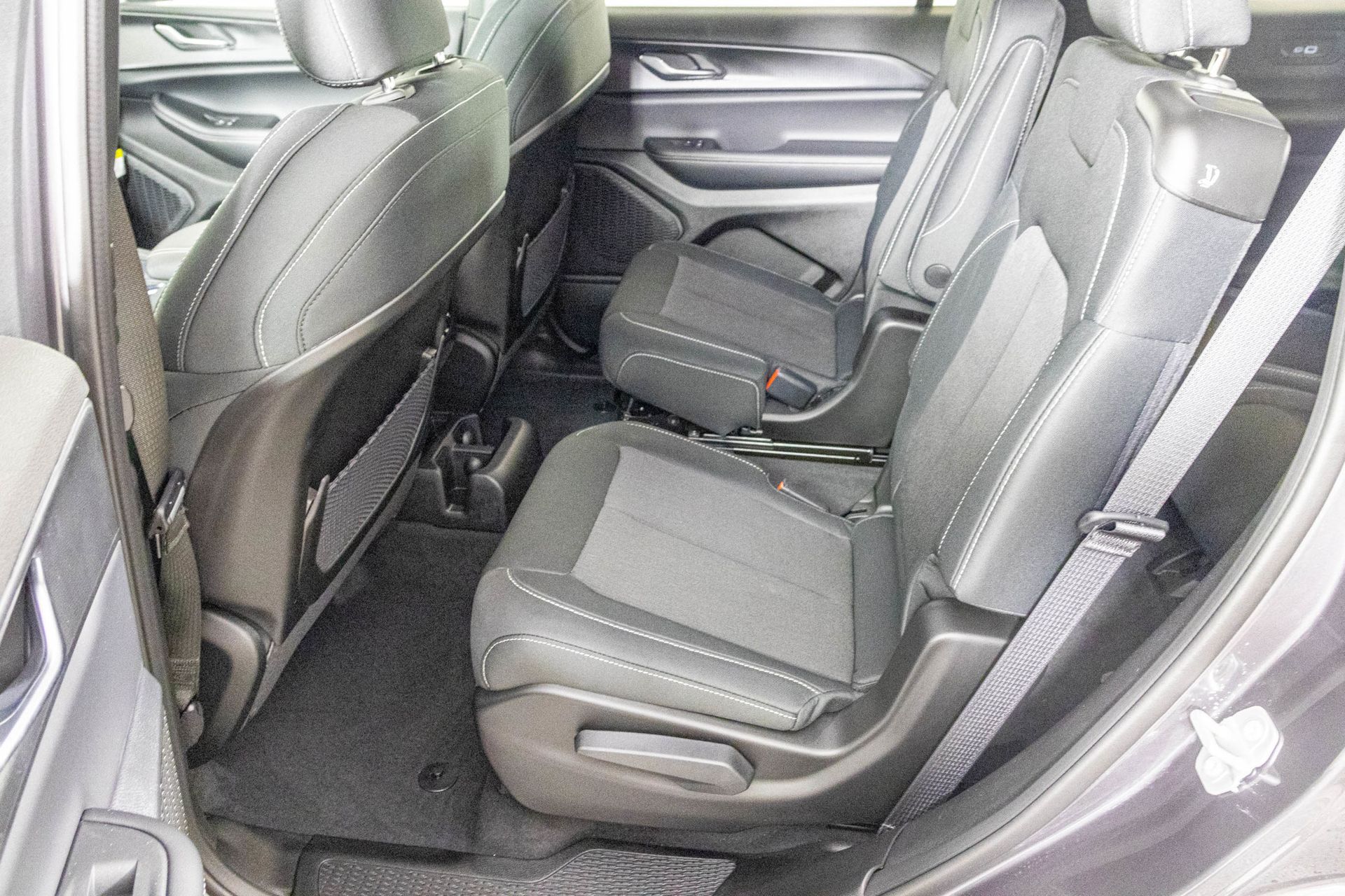 2025 JEEP GRAND CHEROKEE L - Image 27