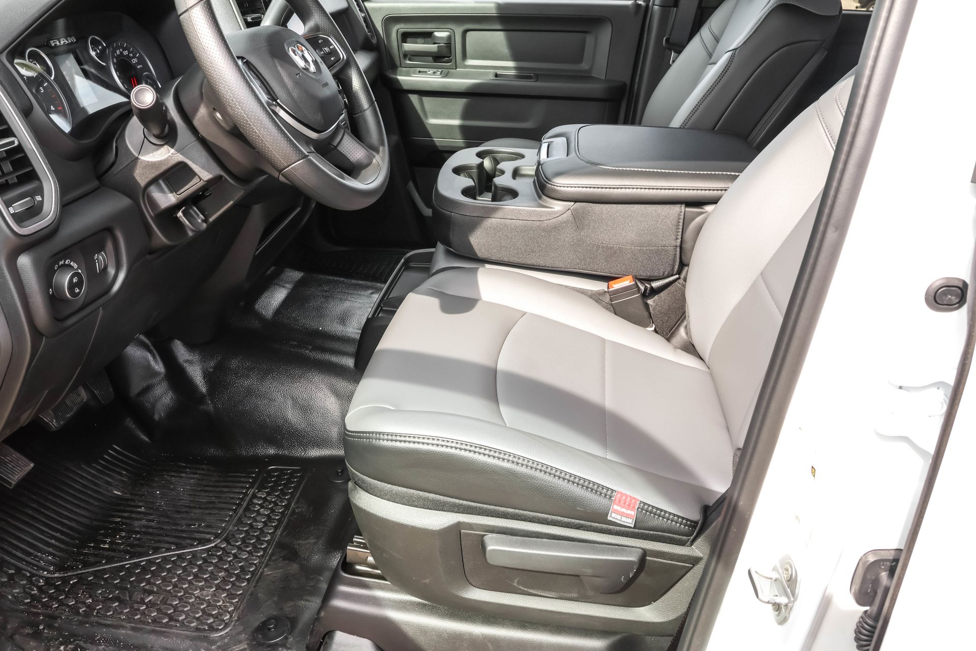 2026 RAM 3500 - Image 5