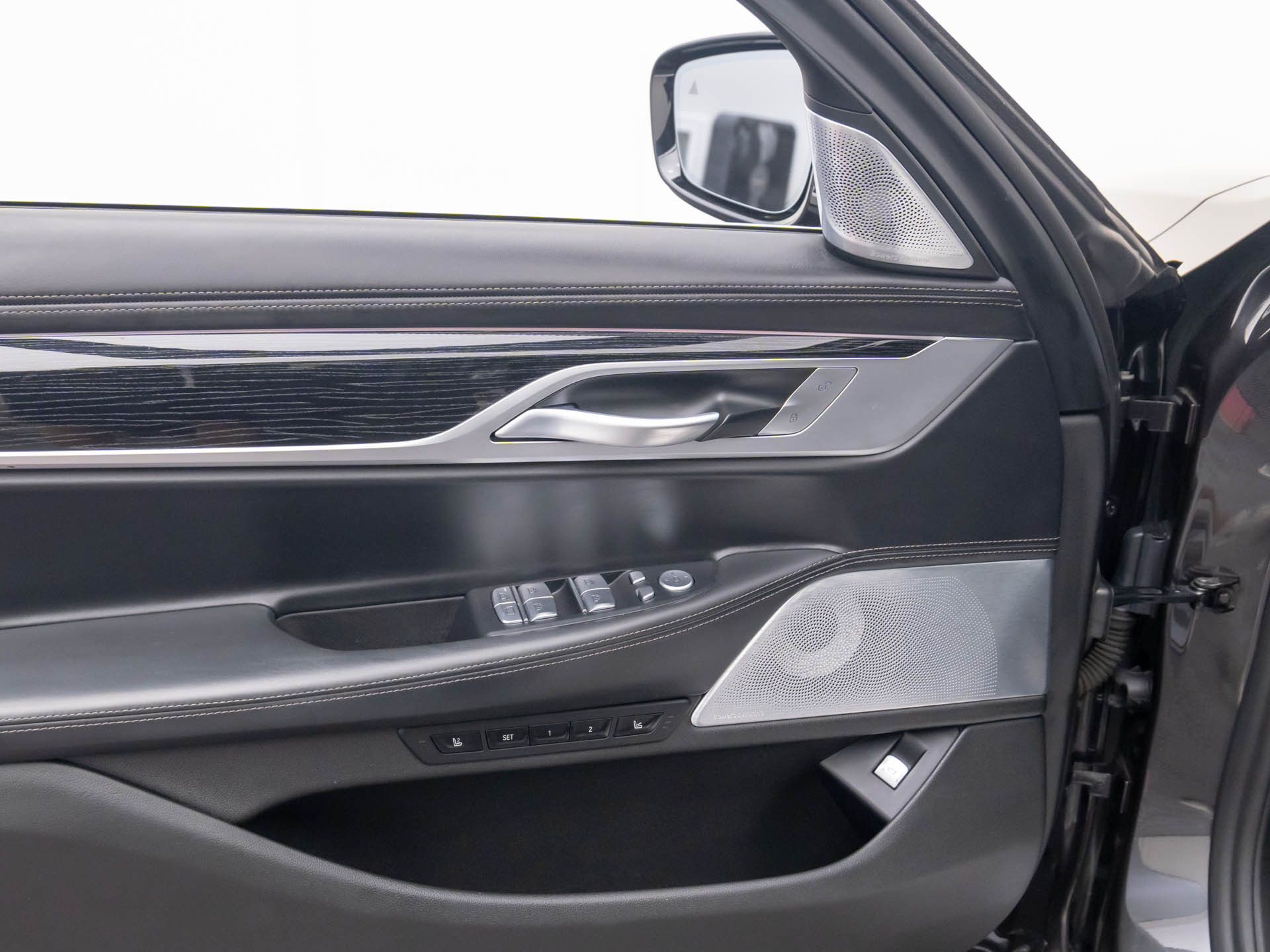 2022 BMW 7-Series 750i xDrive photo