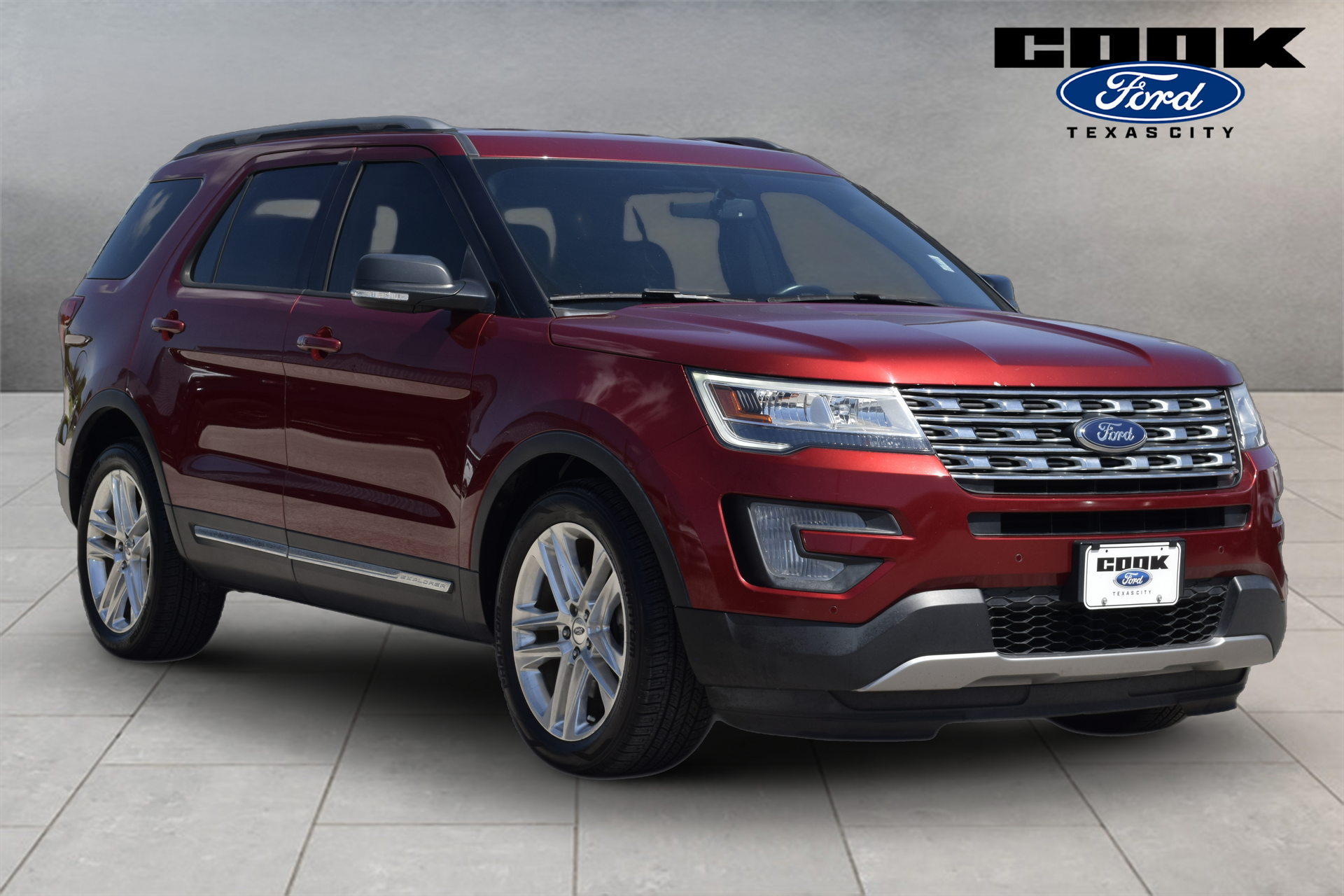 2017 Ford Explorer XLT Red at Autostrade