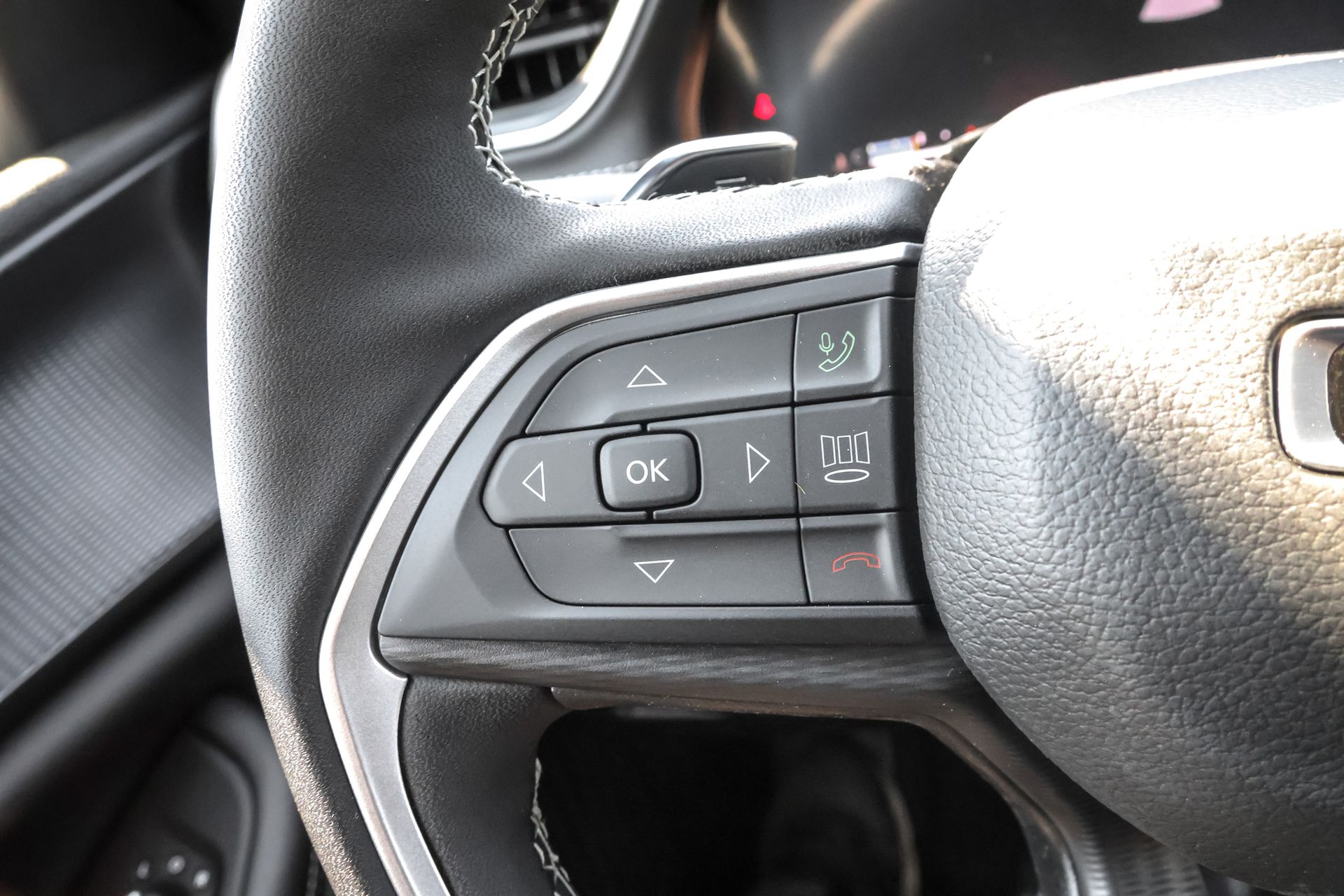 2025 JEEP GRAND CHEROKEE - Image 22