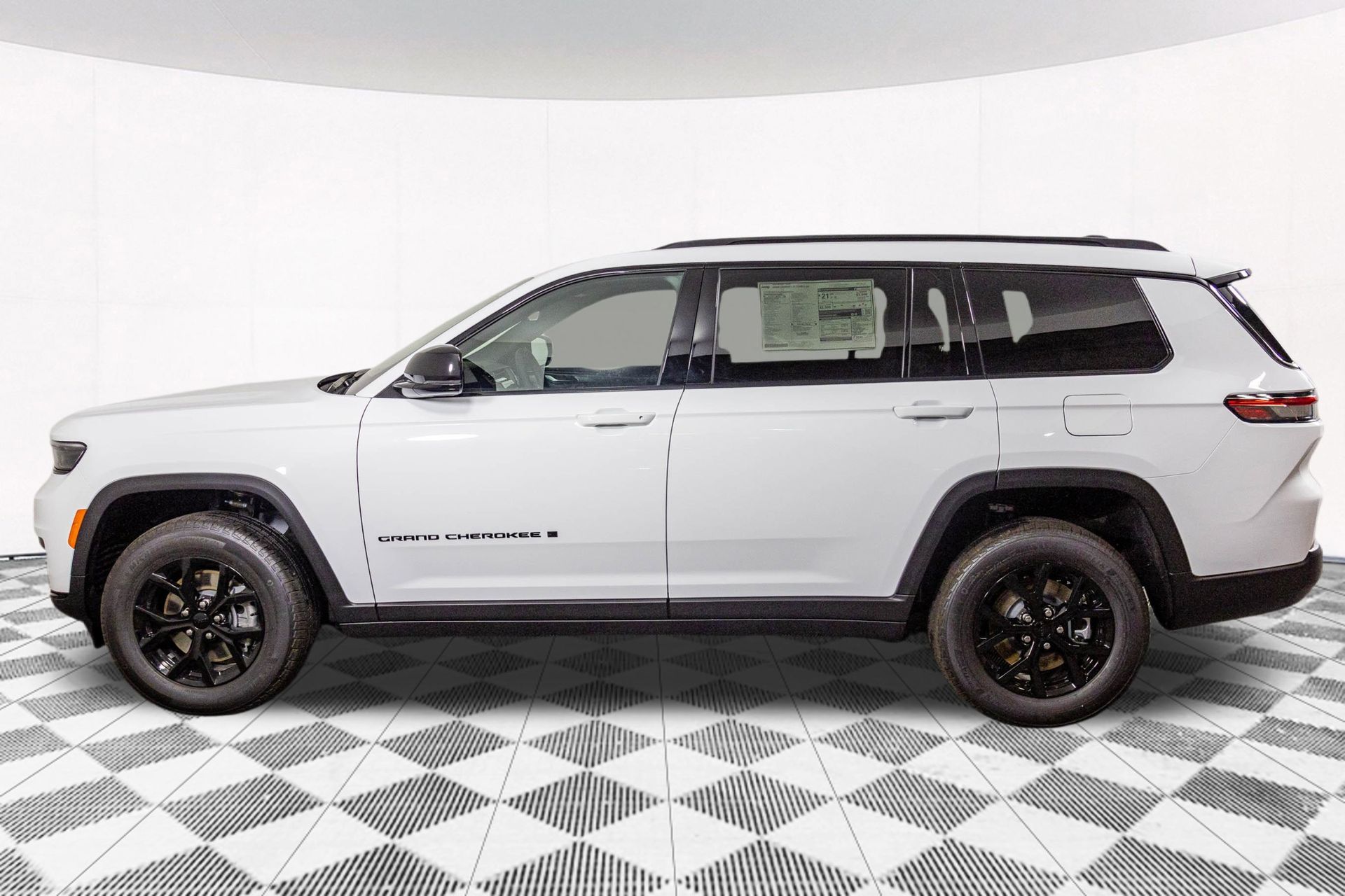 2025 JEEP GRAND CHEROKEE L - Image 12