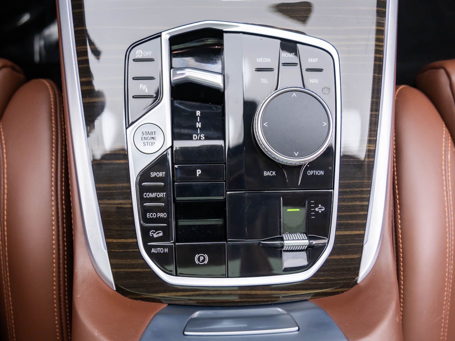 2023 BMW X7 xDrive40i photo