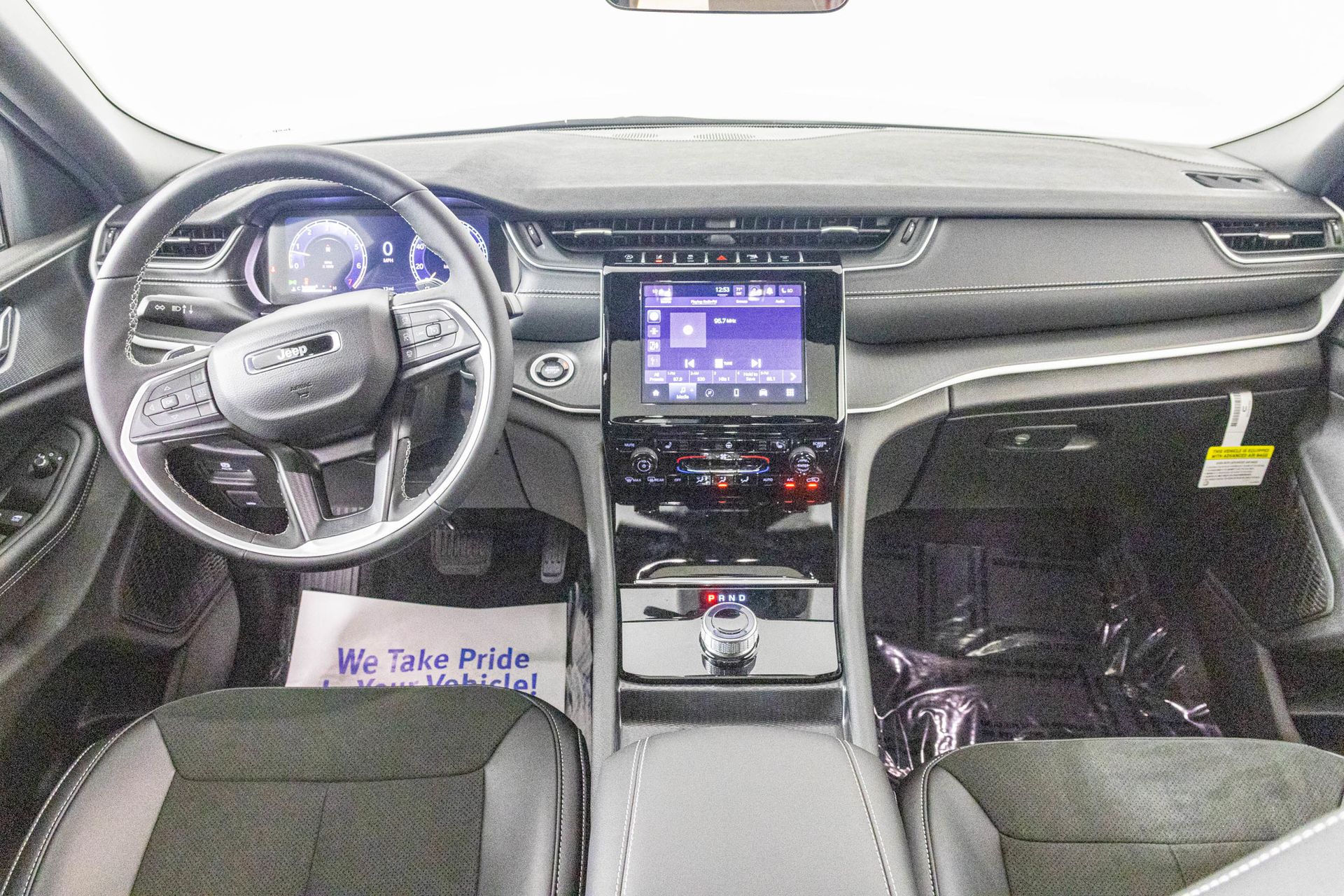 2025 JEEP GRAND CHEROKEE L - Image 28