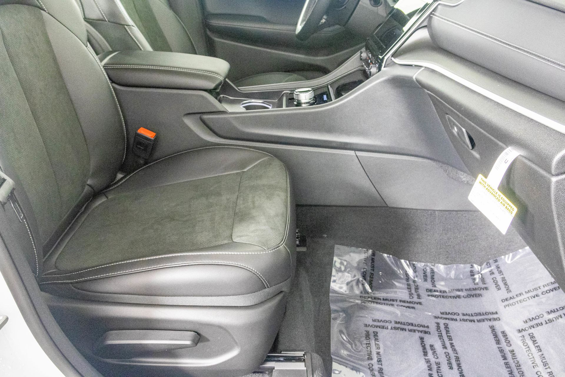 2025 JEEP GRAND CHEROKEE L - Image 37