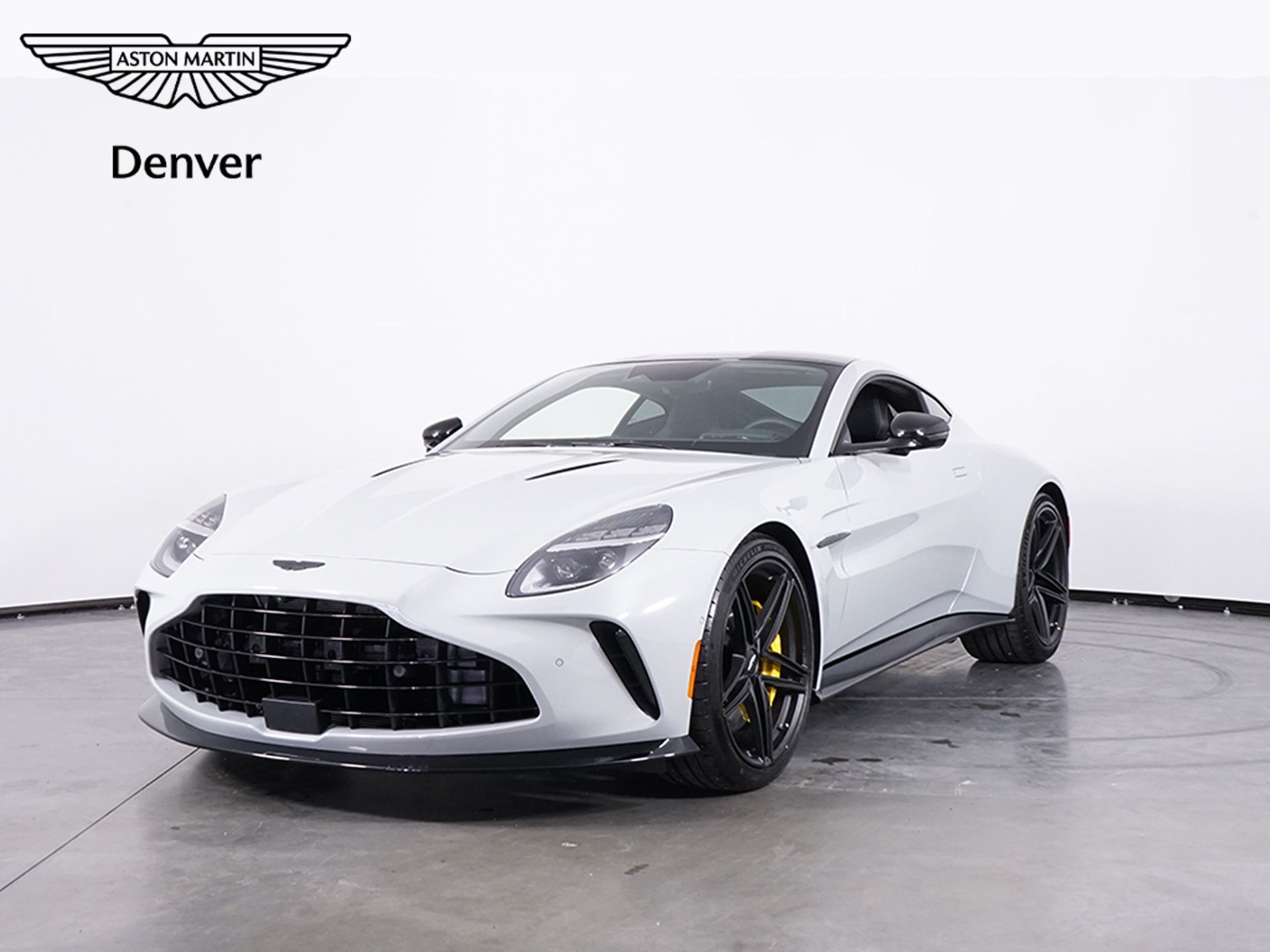 2026 Aston Martin Vantage Base's photo