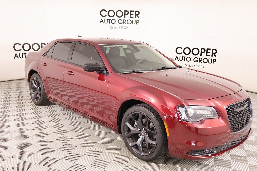 2023 Chrysler 300 Touring RWD
