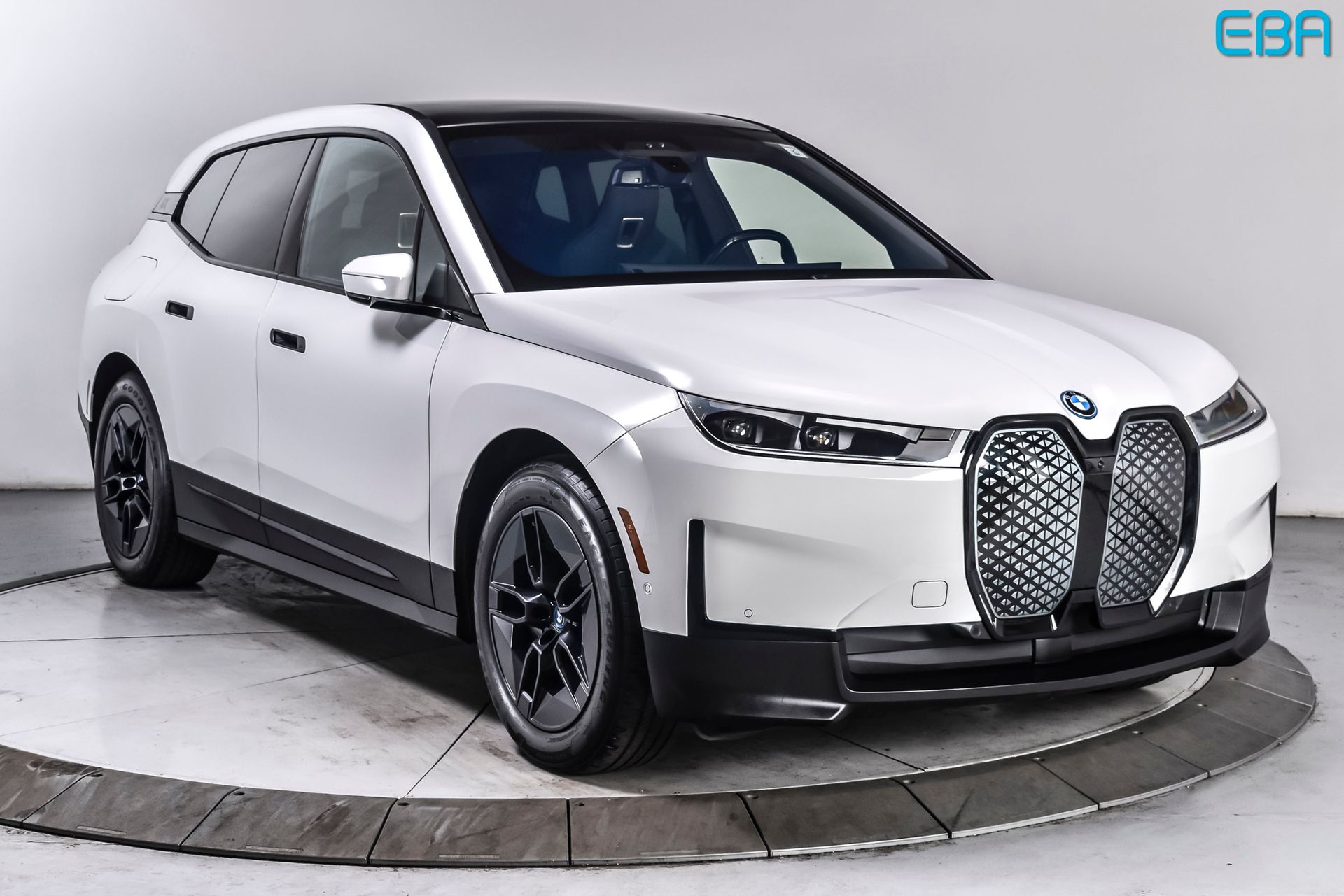 2023 BMW iX xDrive50's photo