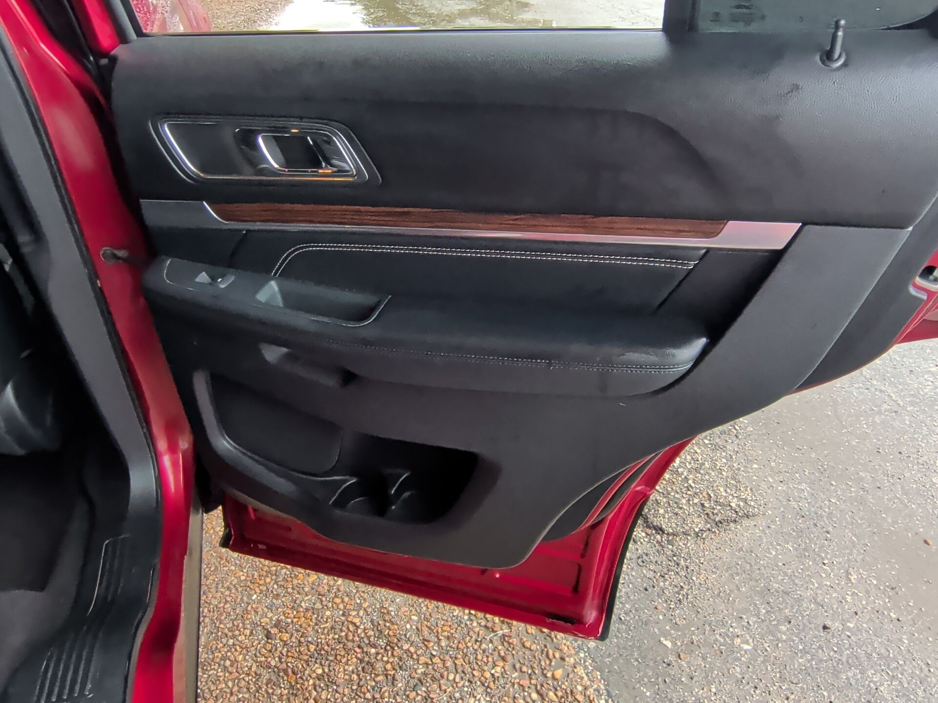2019 Ford Explorer Limited Red at Autostrade