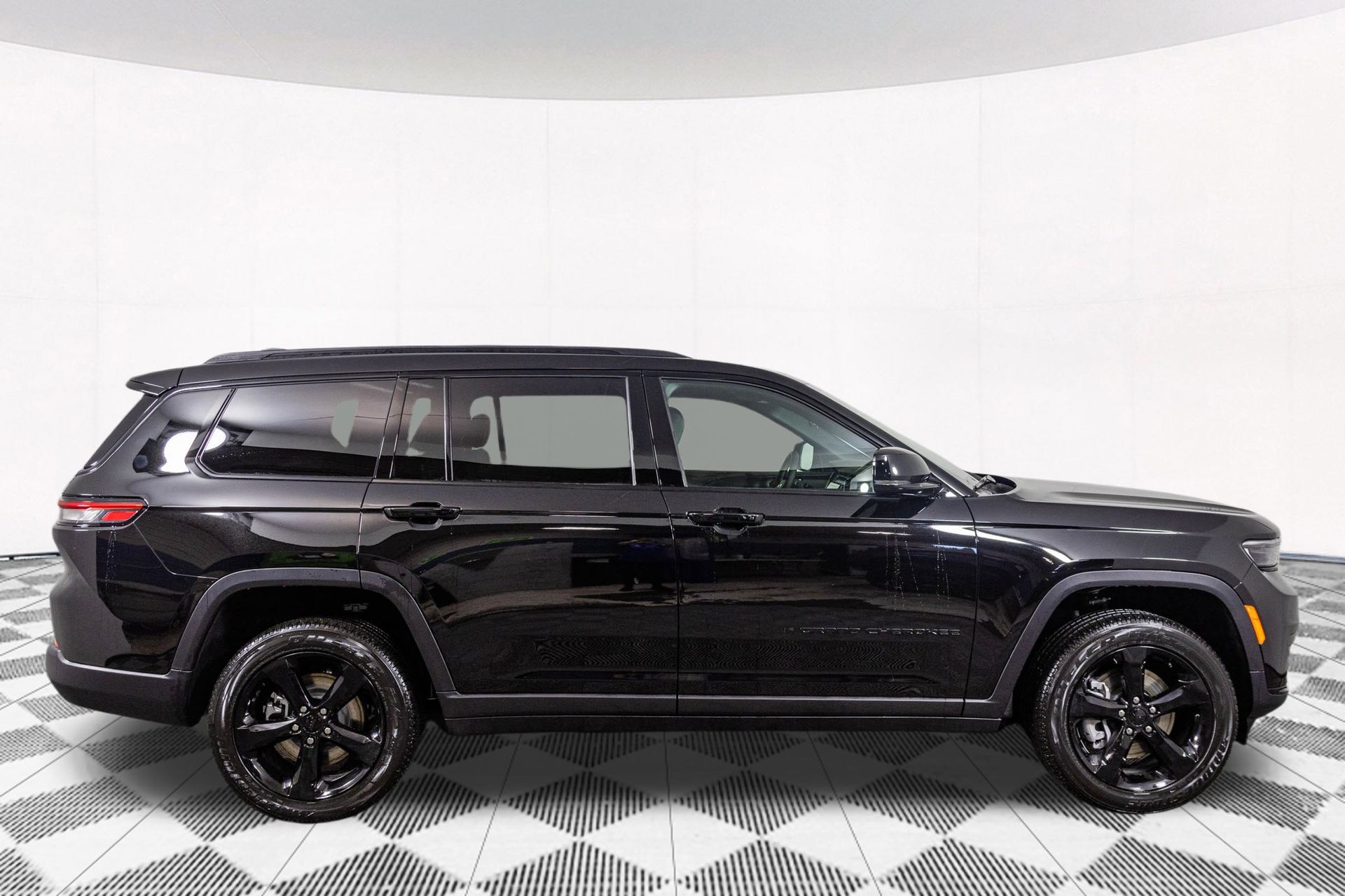 2025 JEEP GRAND CHEROKEE L - Image 6