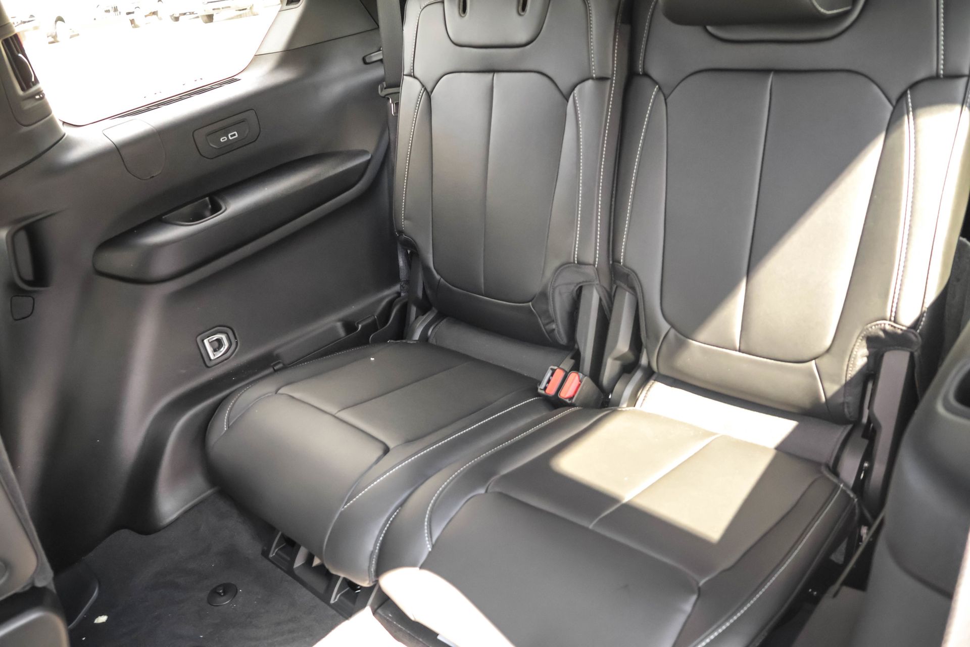 2025 JEEP GRAND CHEROKEE - Image 14