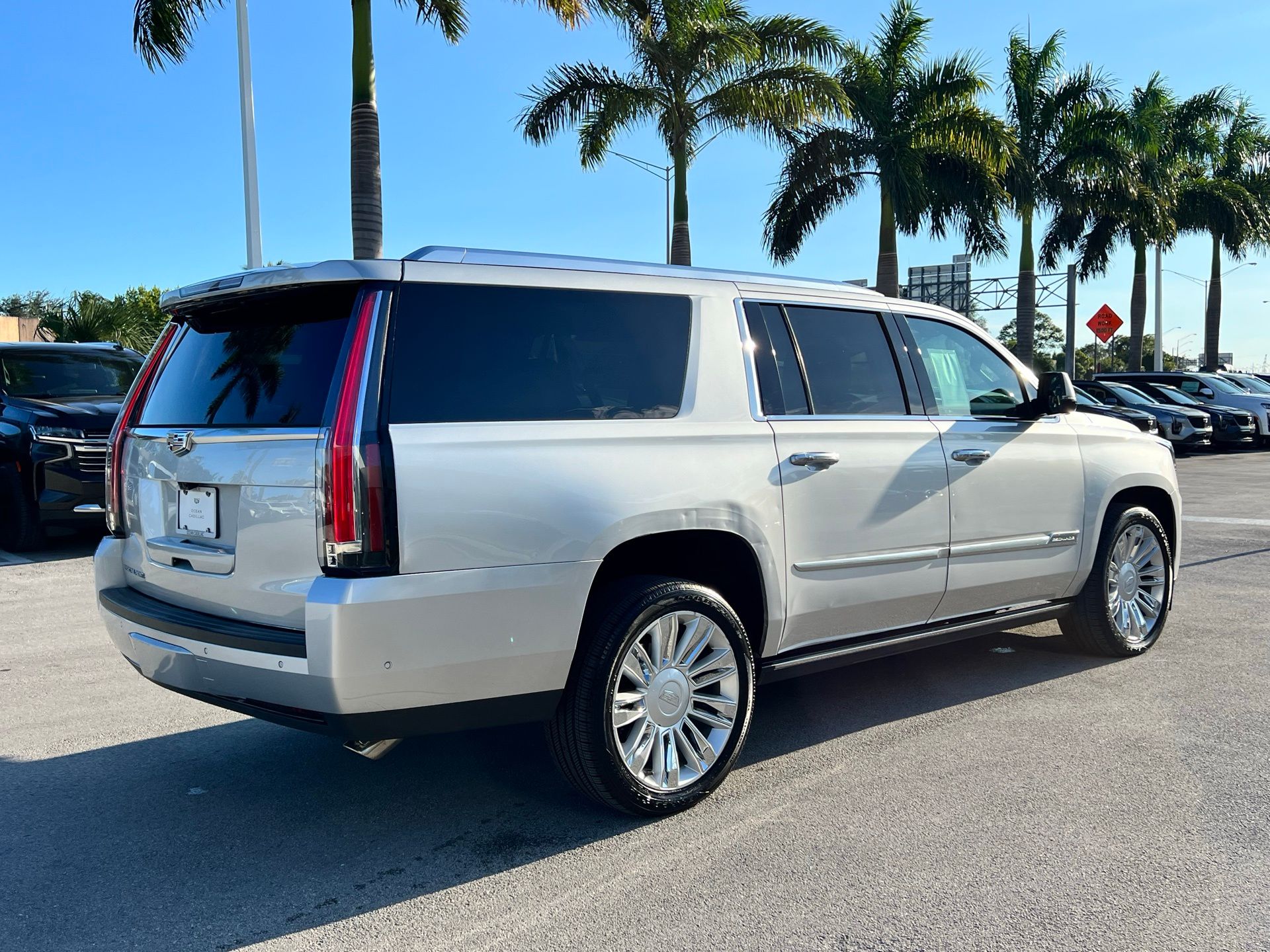 2018 Cadillac Escalade ESV Platinum Edition 24