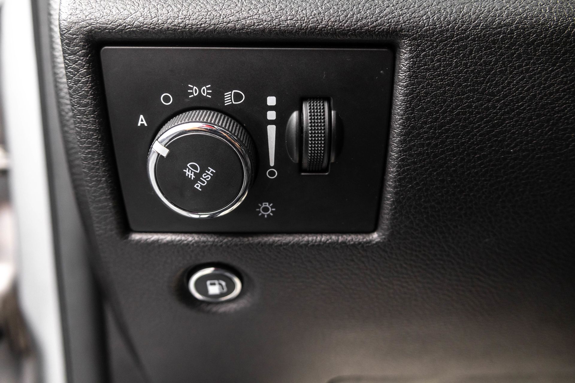 2018 JEEP GRAND CHEROKEE - Image 18