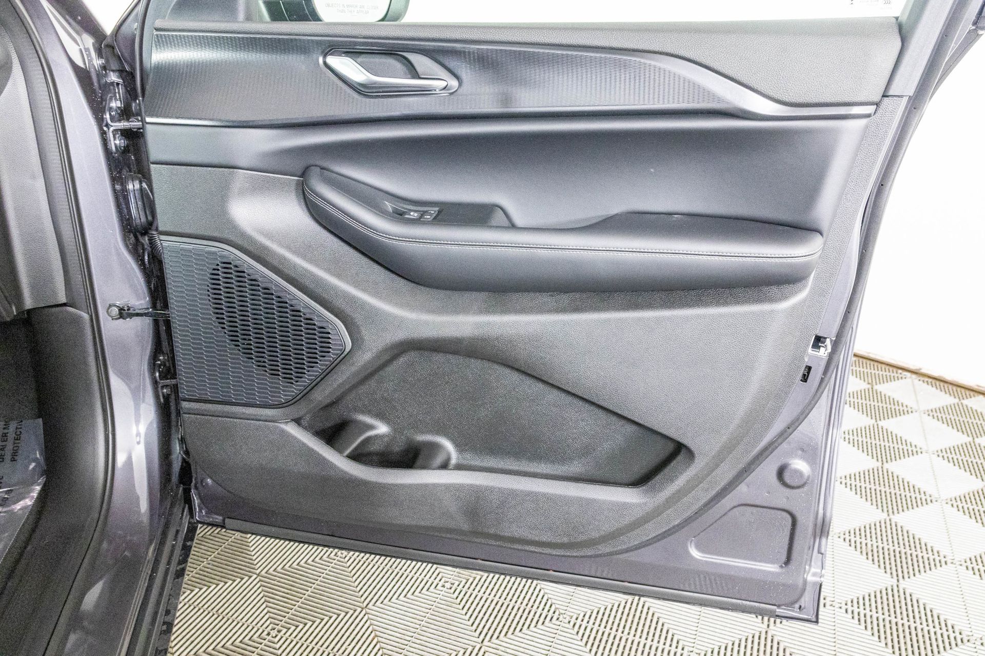 2025 JEEP GRAND CHEROKEE L - Image 37