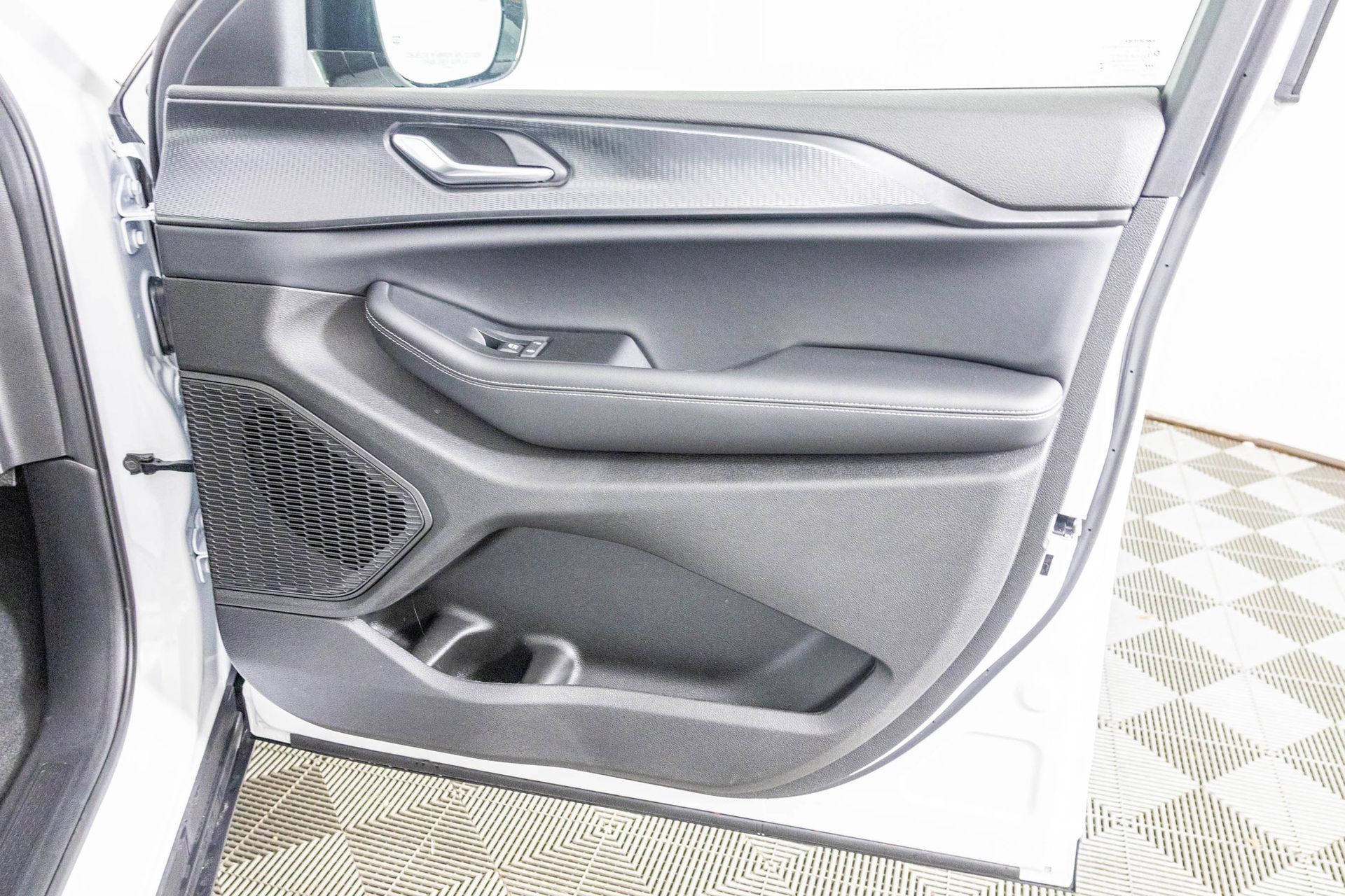 2025 JEEP GRAND CHEROKEE L - Image 35