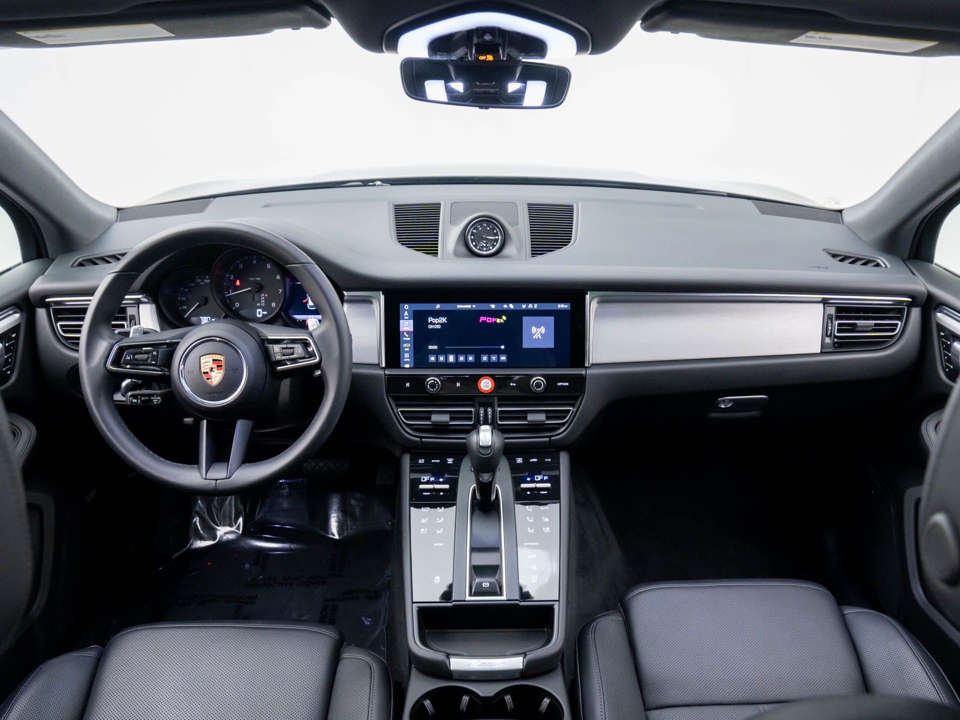 2024 Porsche Macan  photo
