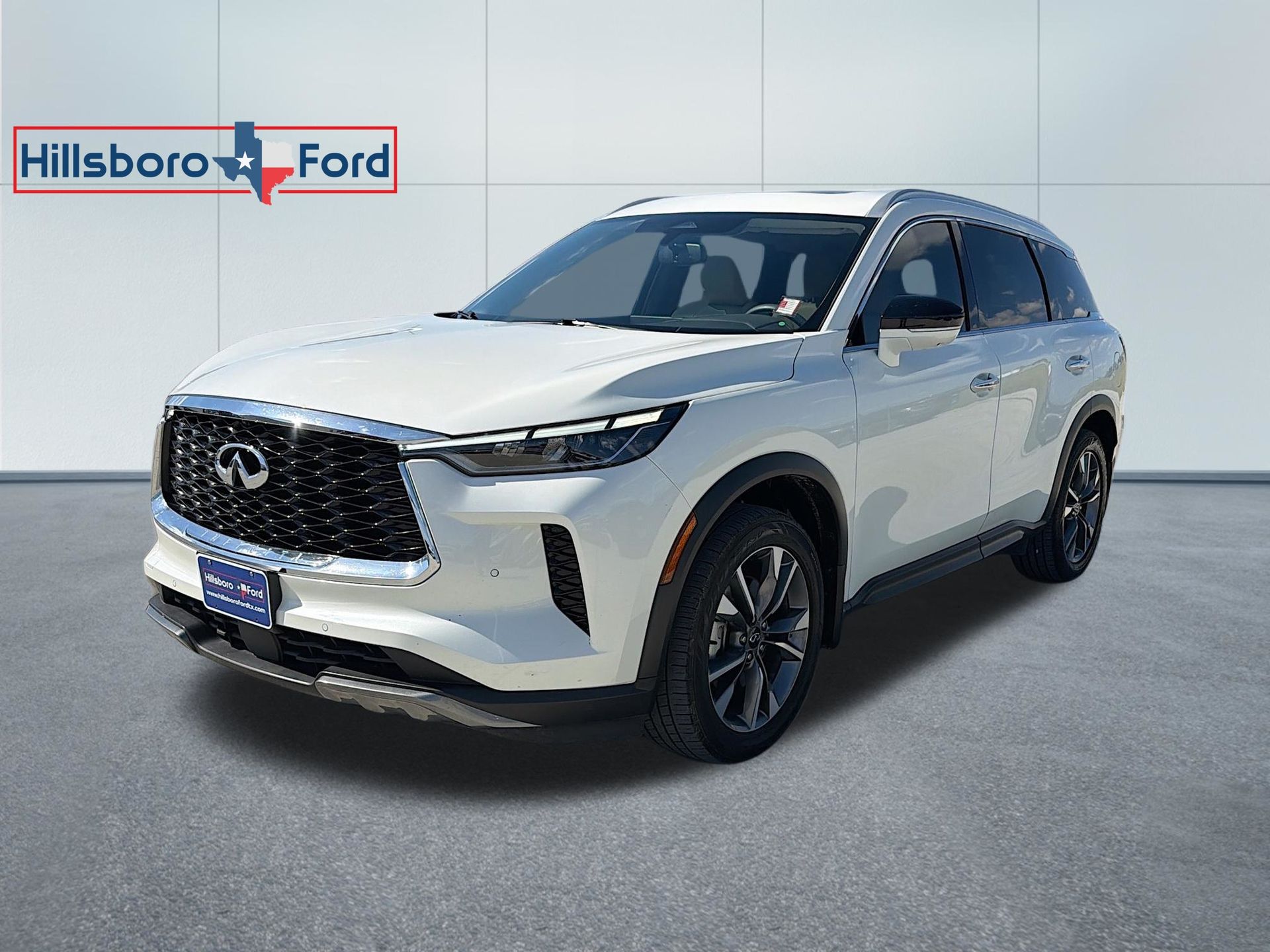 Majestic White 2022 INFINITI QX60 Luxe FWD SUV / Crossover Front-Wheel Drive 9-Speed Automatic