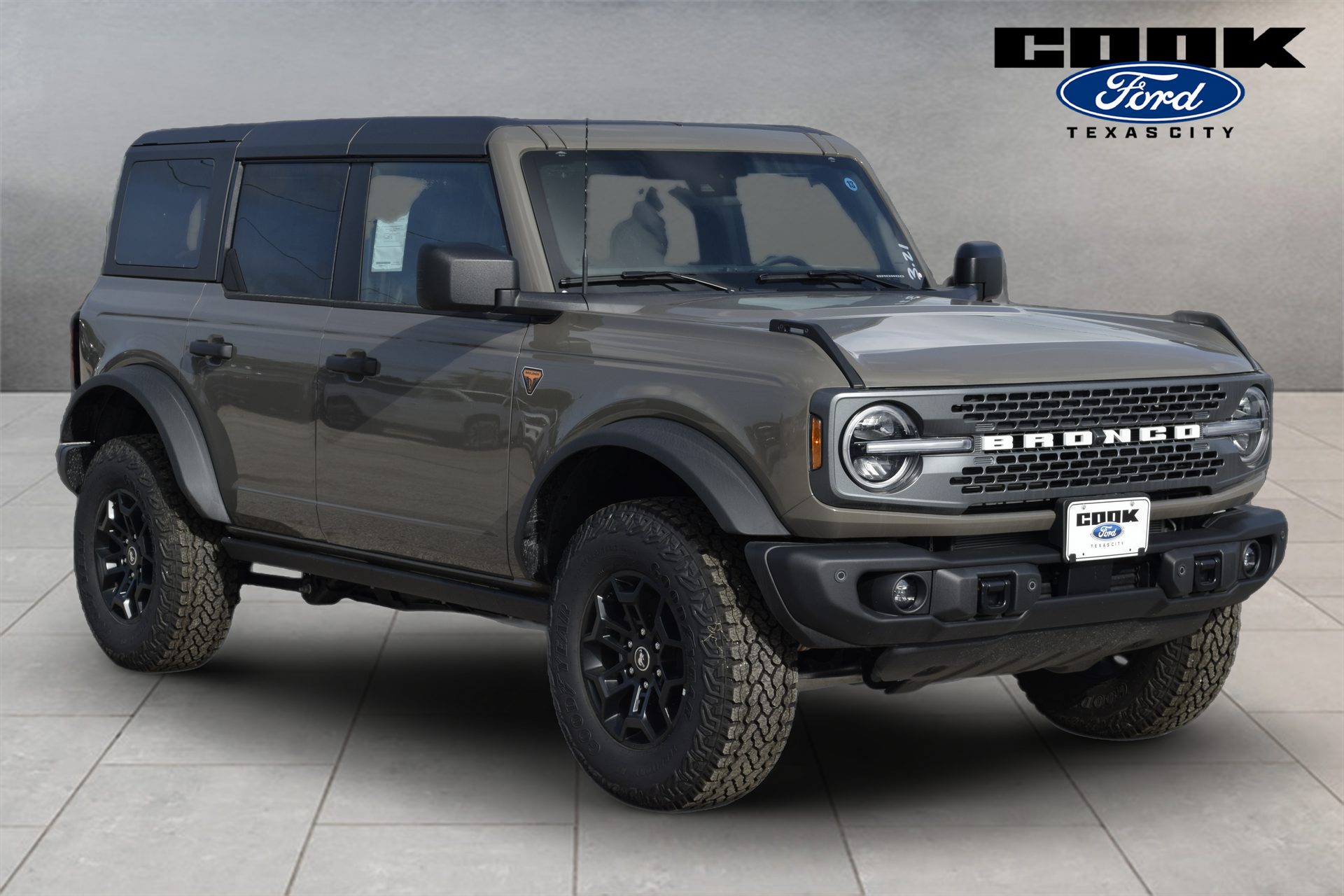2026 Ford Bronco Badlands Gray at Cook Ford