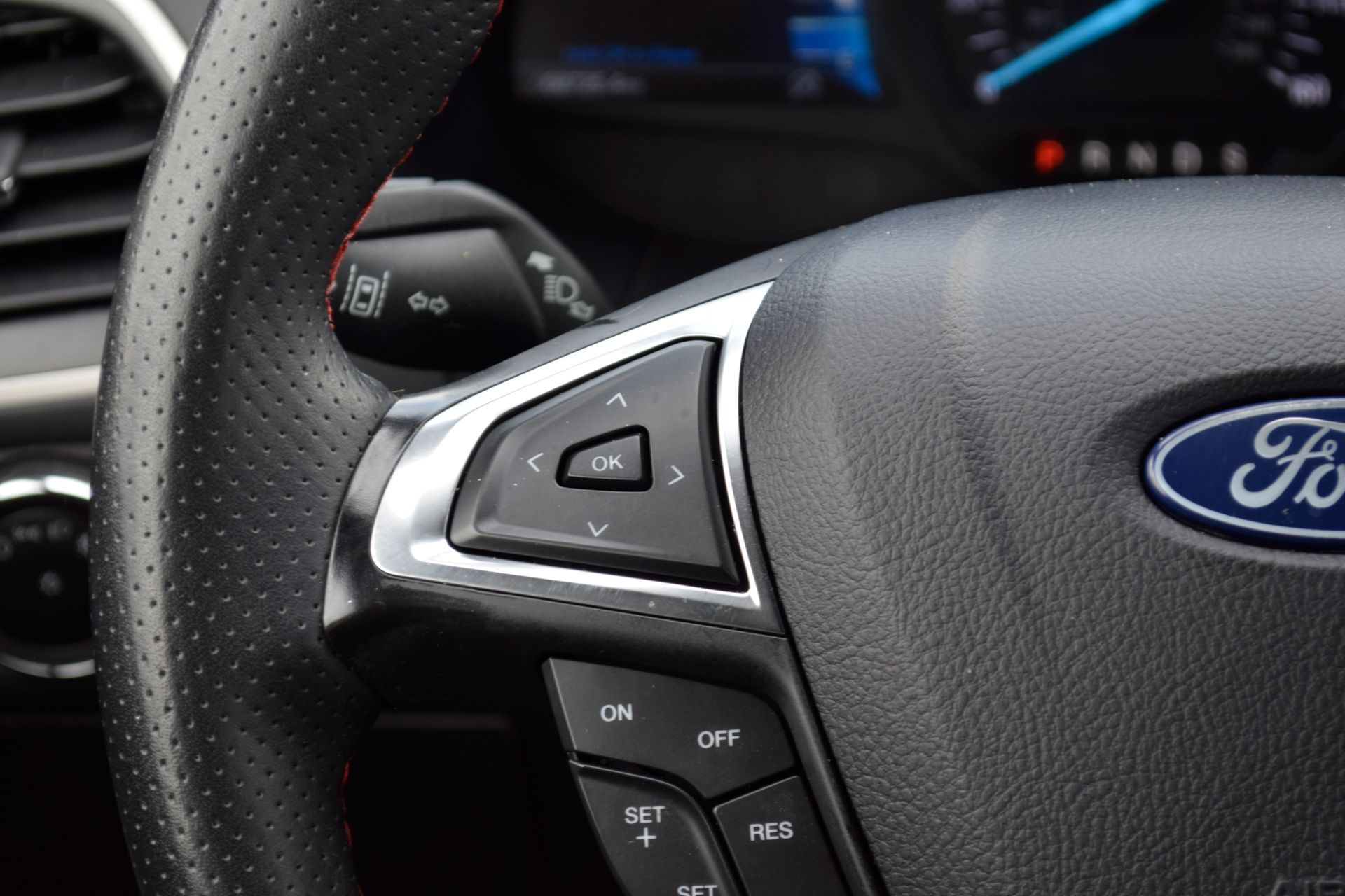 2024 Ford Edge ST Line - 8