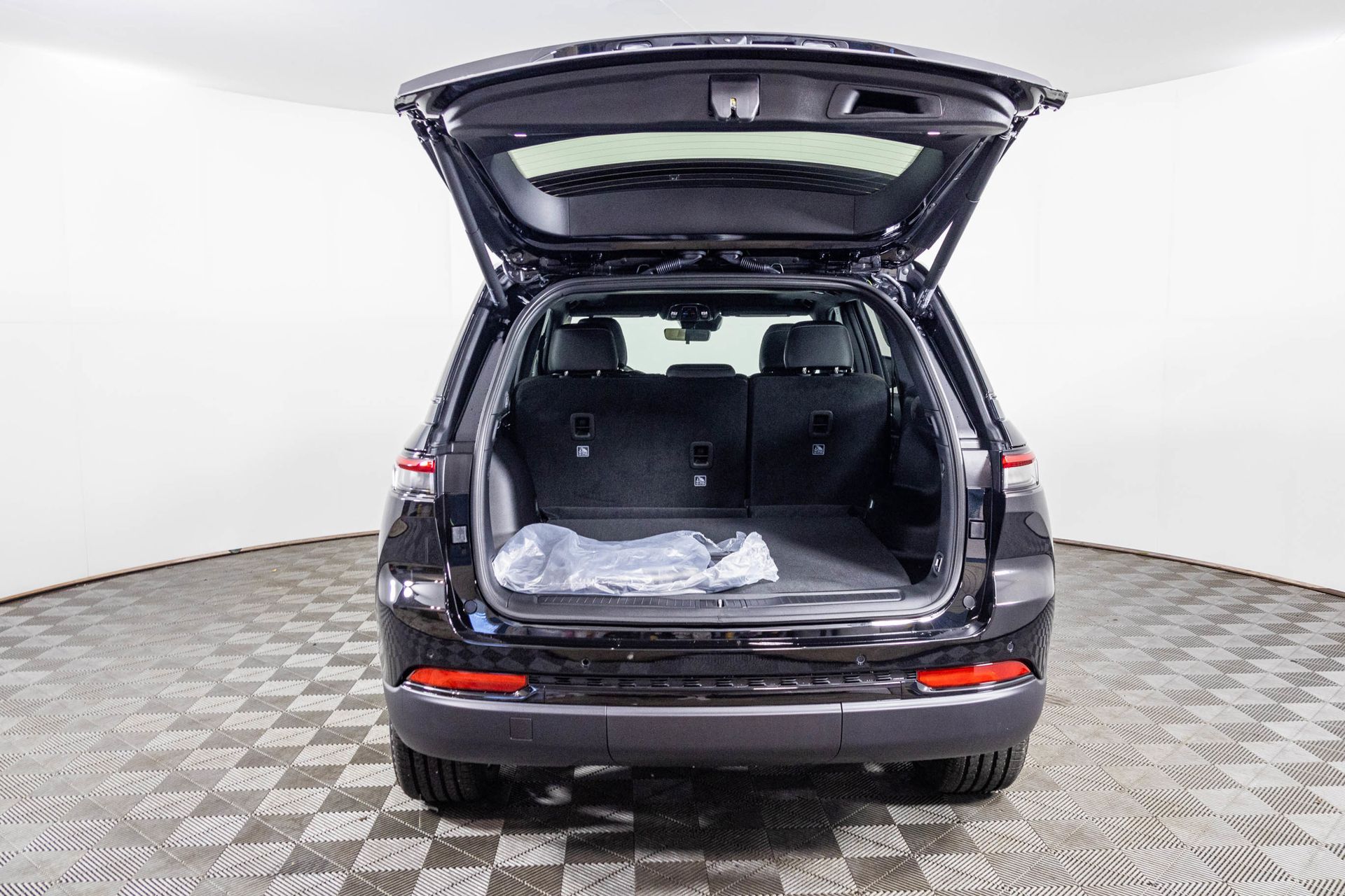 2025 JEEP GRAND CHEROKEE - Image 38