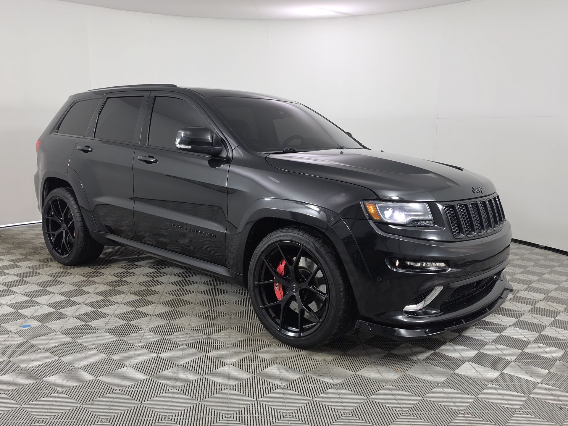 Brilliant Black Crystal Pearlcoat 2014 Jeep Grand Cherokee SUV / Crossover Four-Wheel Drive 8-Speed Automatic