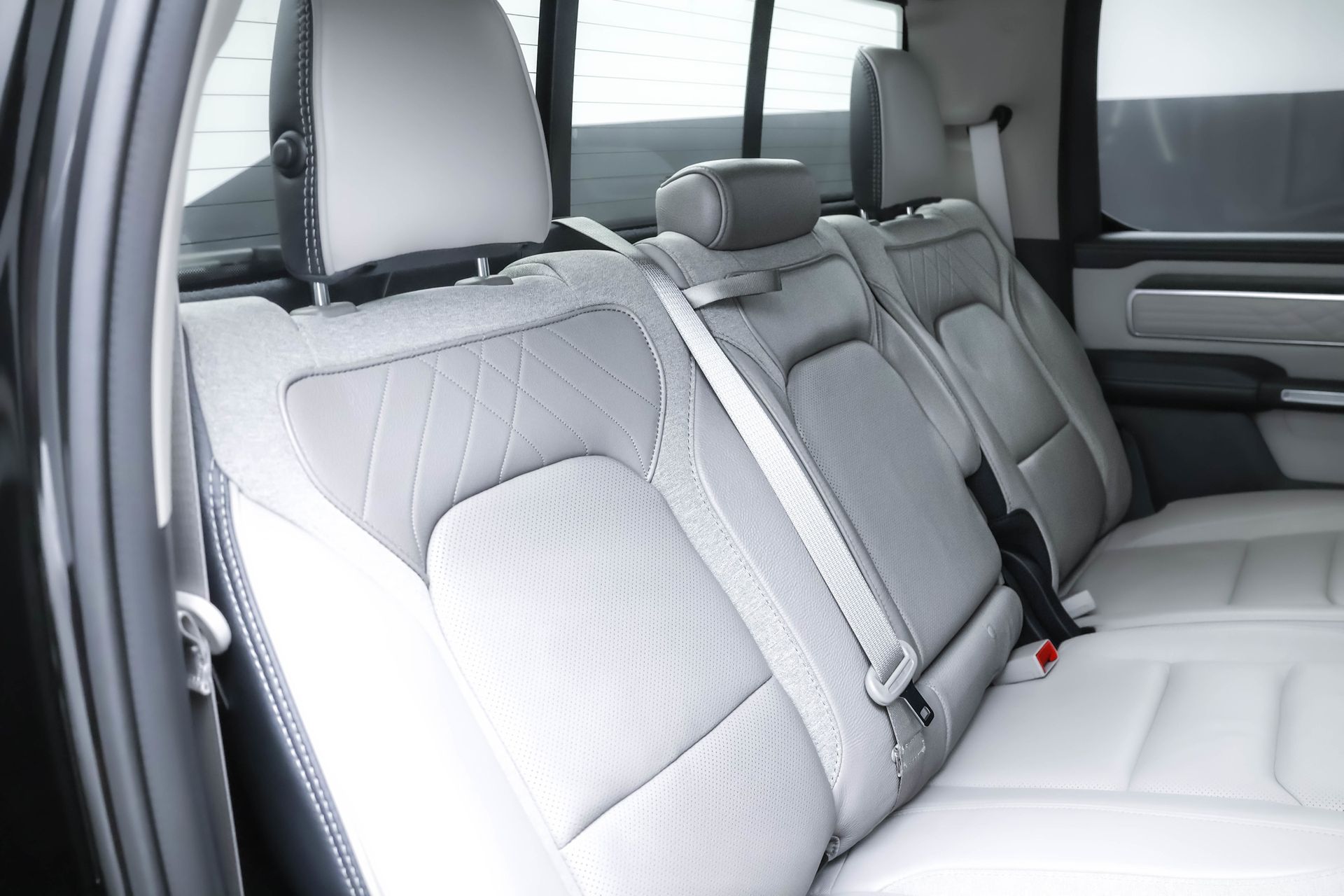 2023 RAM 1500 - Image 32