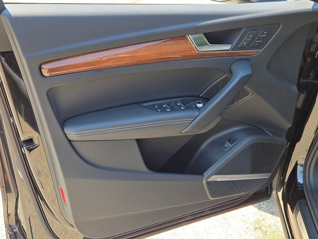 2023 Audi Q5 45 S line Premium photo 21