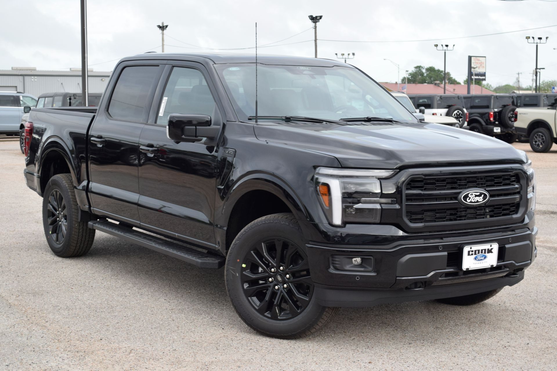 View vehicle photo 3